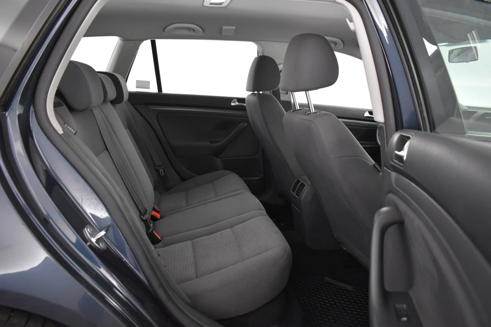 Car Image - 5dx41PScEZUm3GwSY3QYxm