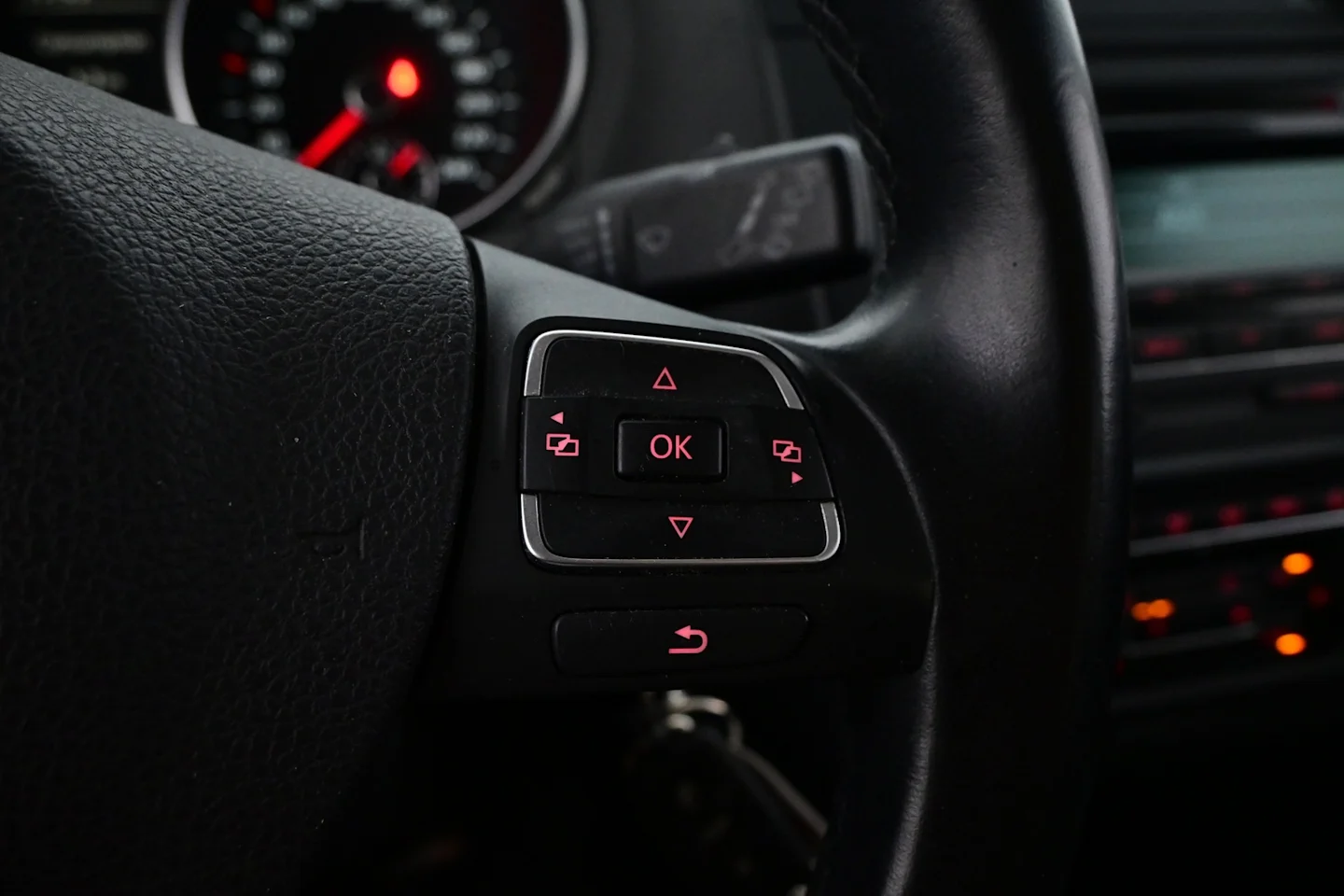 Car Image - HPLOmBcVImYhiydXpxRS5