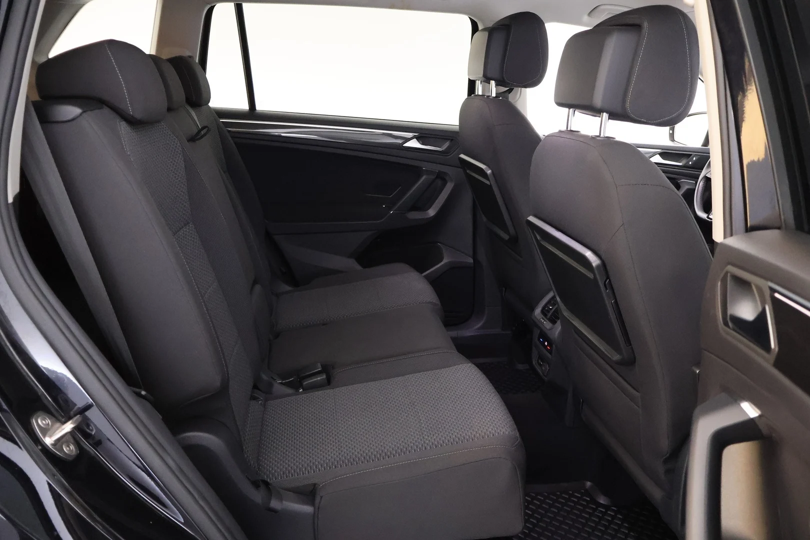 Car Image - 5k3LdbnYwJOQHCjvZtarVJ