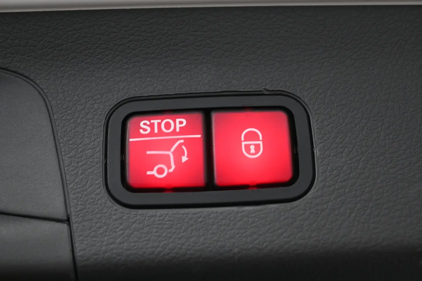 Car Image - 2Ii9moRLNbPzv5dqIkkX6B