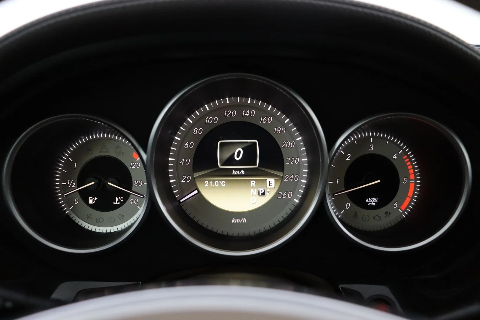 Car Image - 2I2Nt33BPcqbxqbzT6GrbG