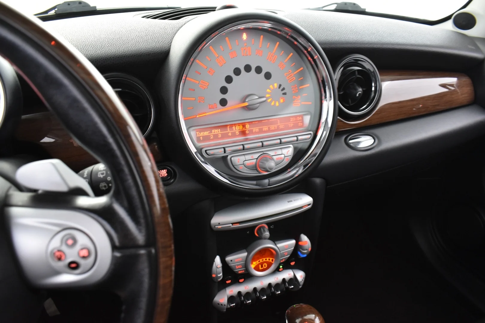 Car Image - 44M3Uwio37nICO6c0tV7Cb