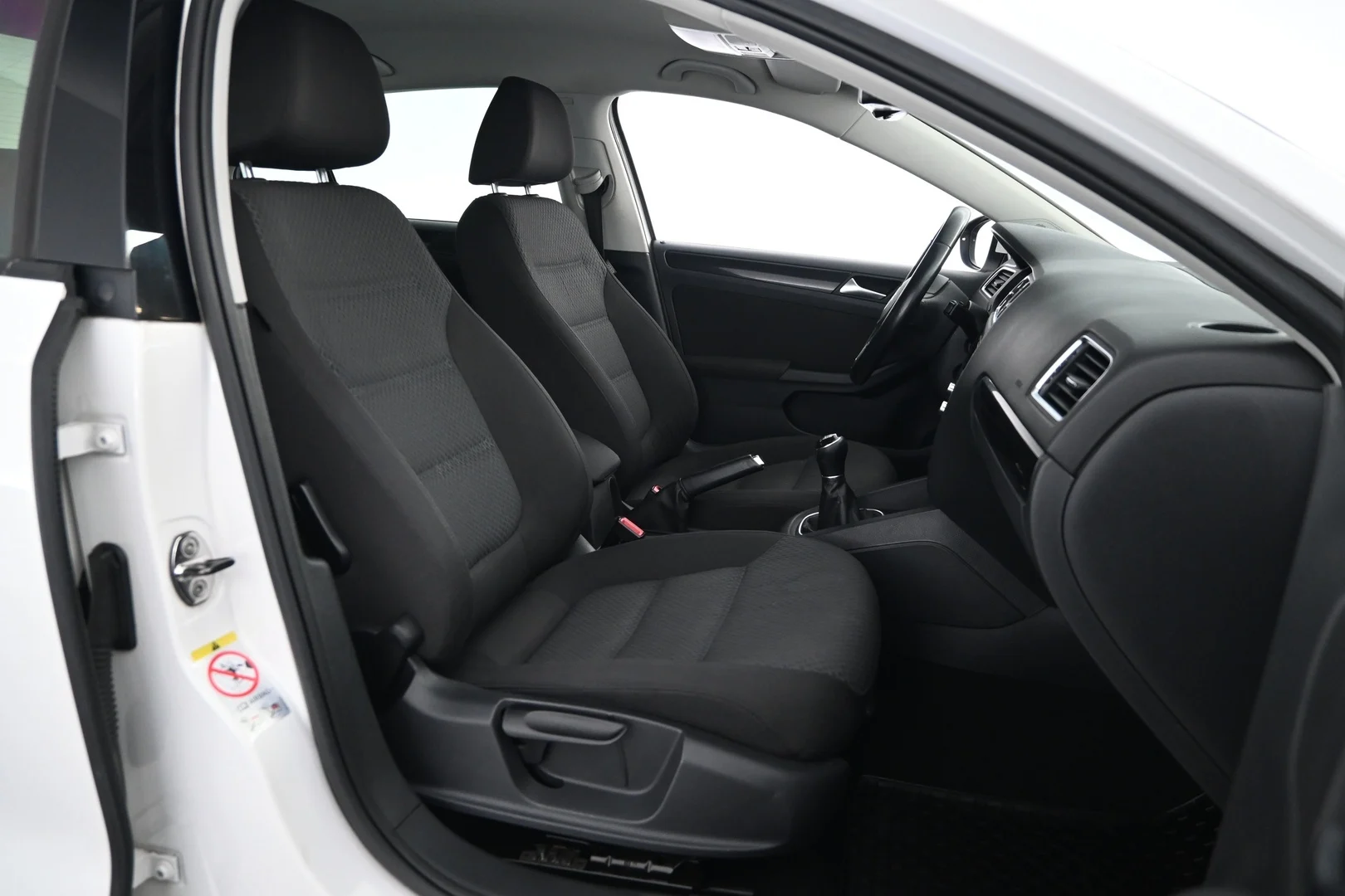 Car Image - 2yN10lbbtBj475sCoGnaEP