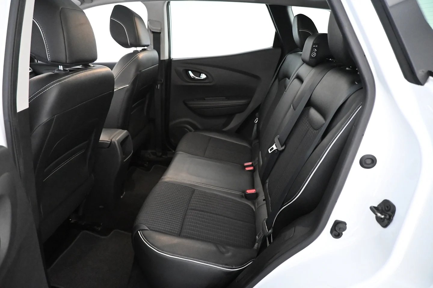 Car Image - 4XqsWYeUMPzzaAD6Cr1piC