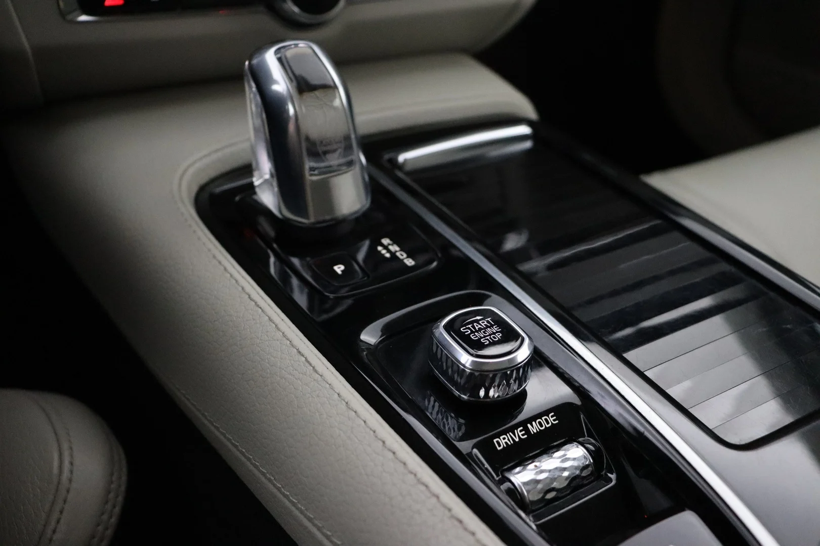 Car Image - 488jBjEc195q1B39qkd8jj