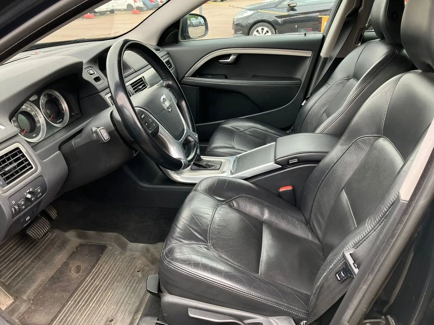 Car Image - 3eKkLWUpXcu723GNMvKWBW