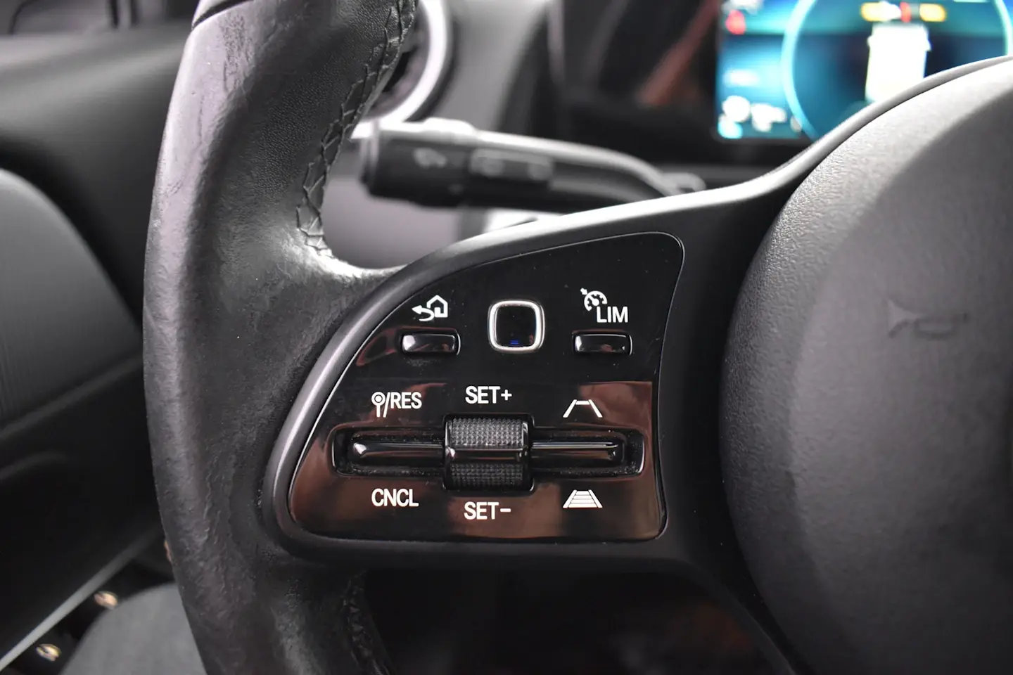 Car Image - bG0qDKzeyrByjZZmSAheX