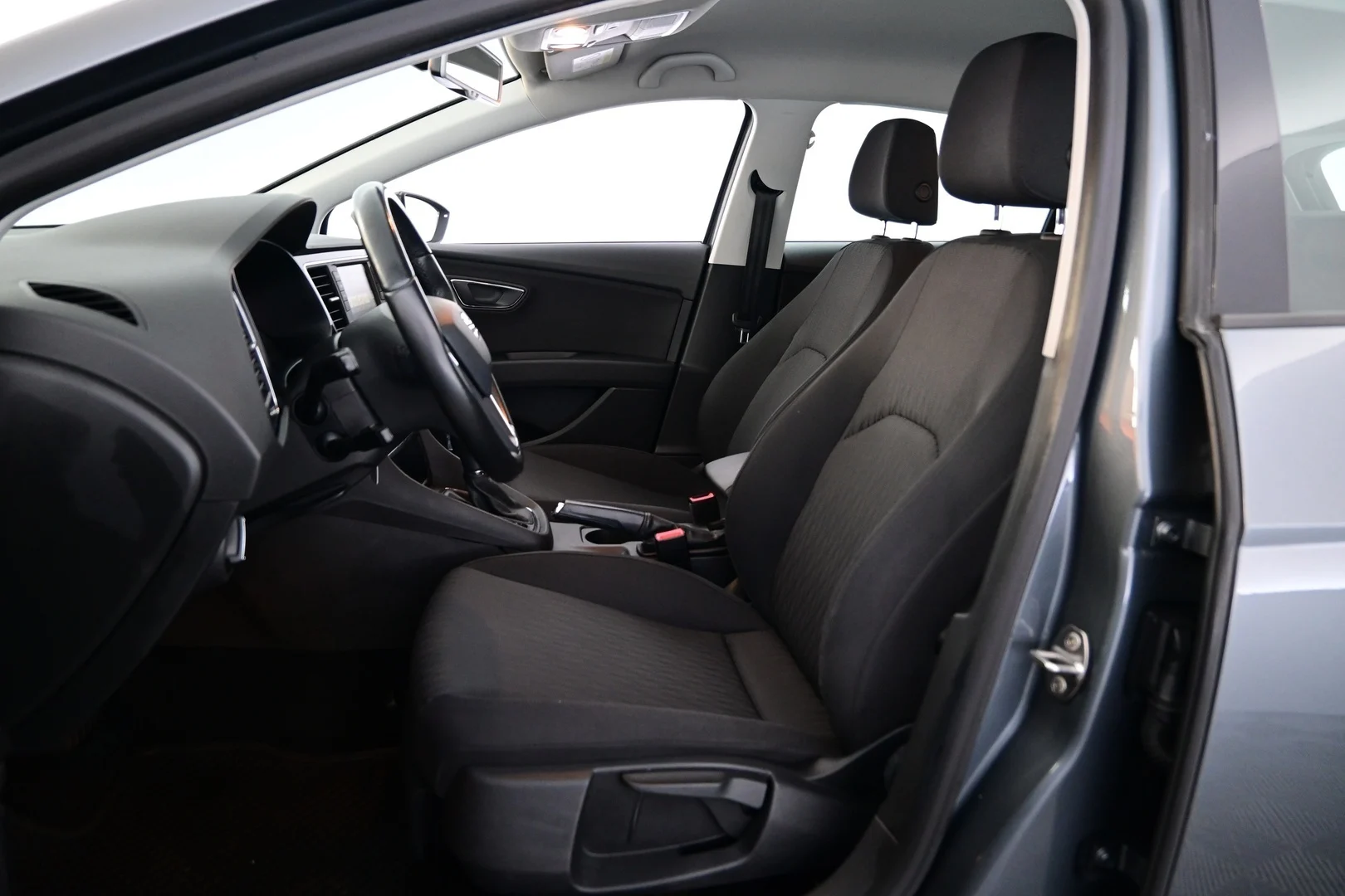 Car Image - JXXDgwWVhxrXqtBEXmkAt