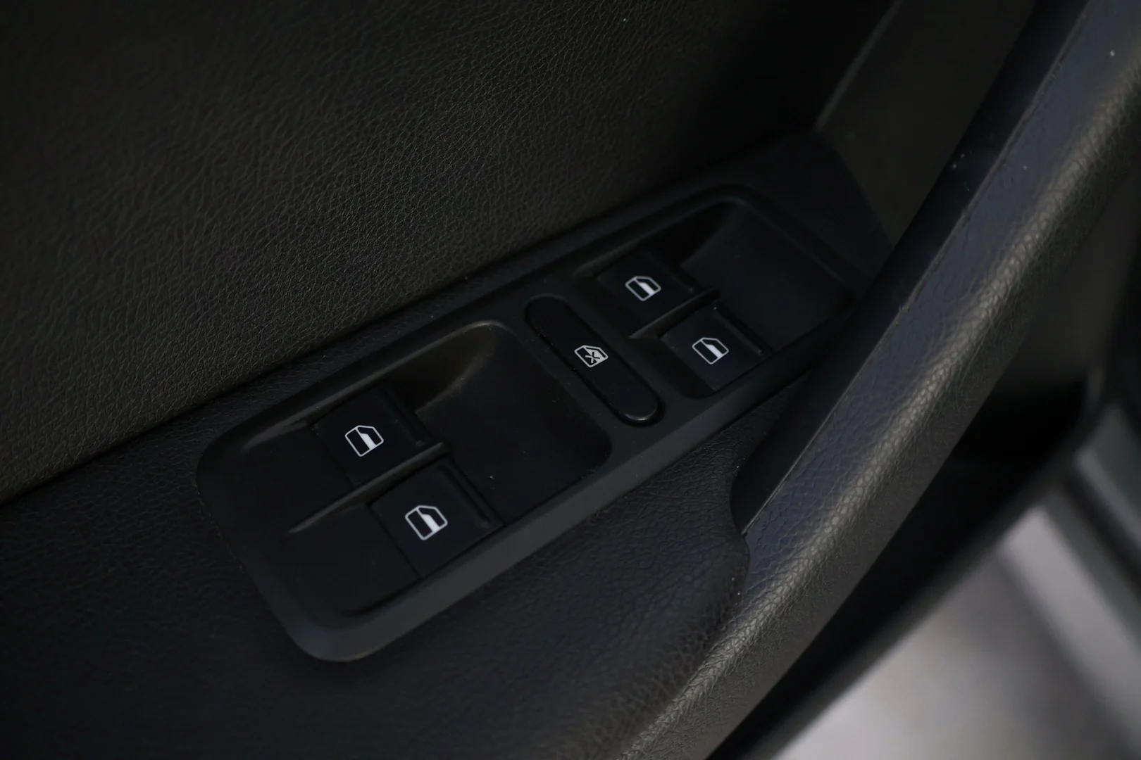 Car Image - 3PK9kKS3z0pHwe1aD50div