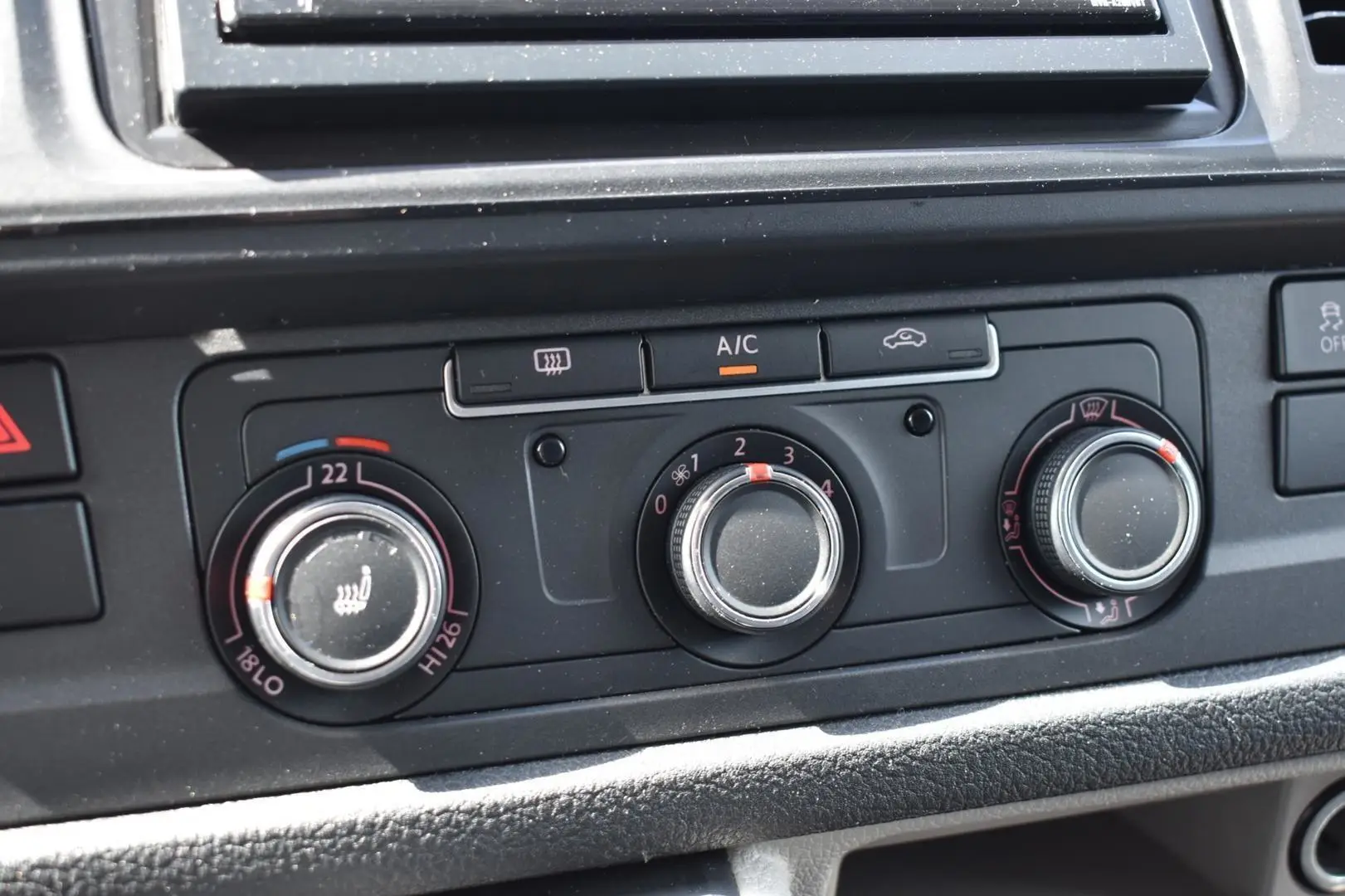 Car Image - 2NYKtJ78APxa5eJr89sRX2