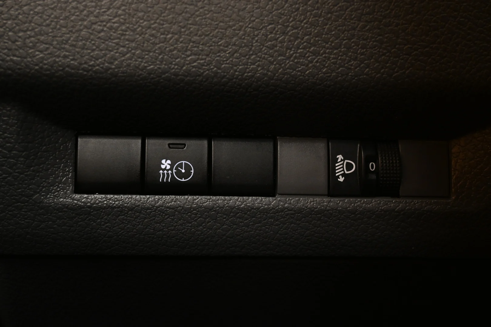 Car Image - 6zmQGamAgegozvooBoWmKX