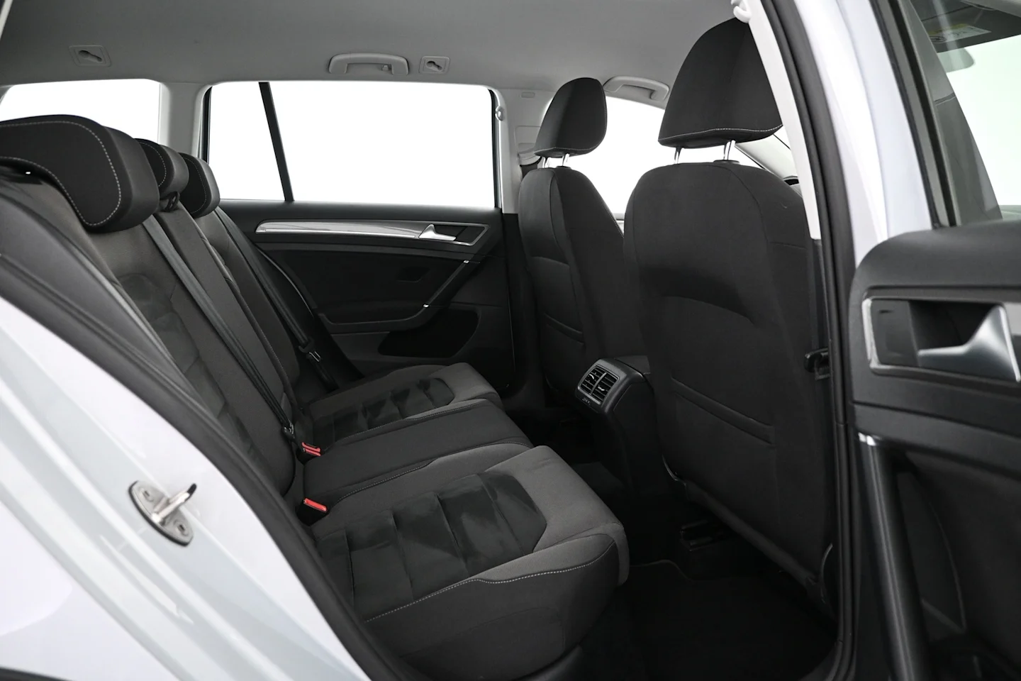 Car Image - 25F1wcQERt45FVvintyCaU