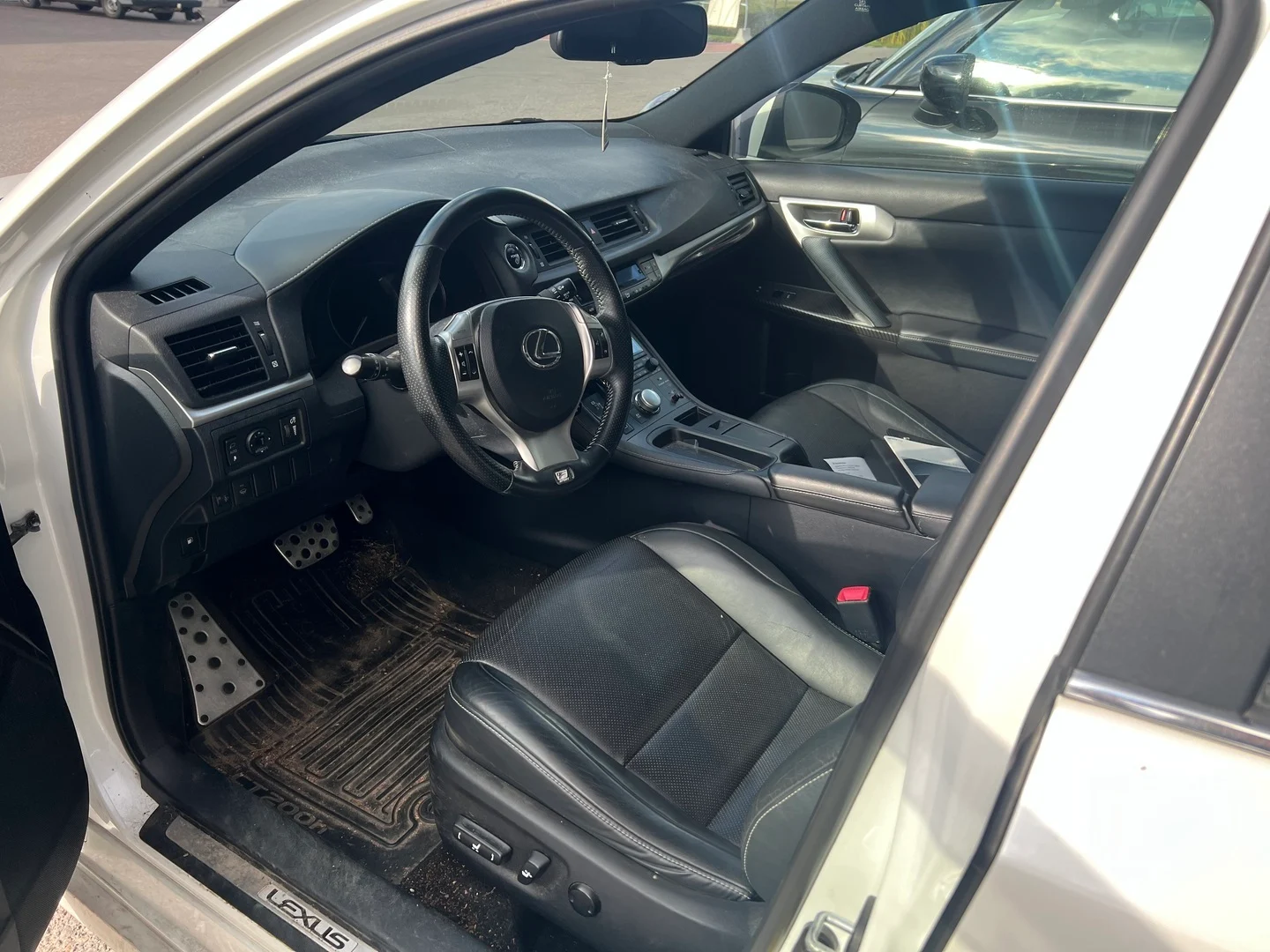 Car Image - 16QY1VNfXkhTNCibpyKwM7
