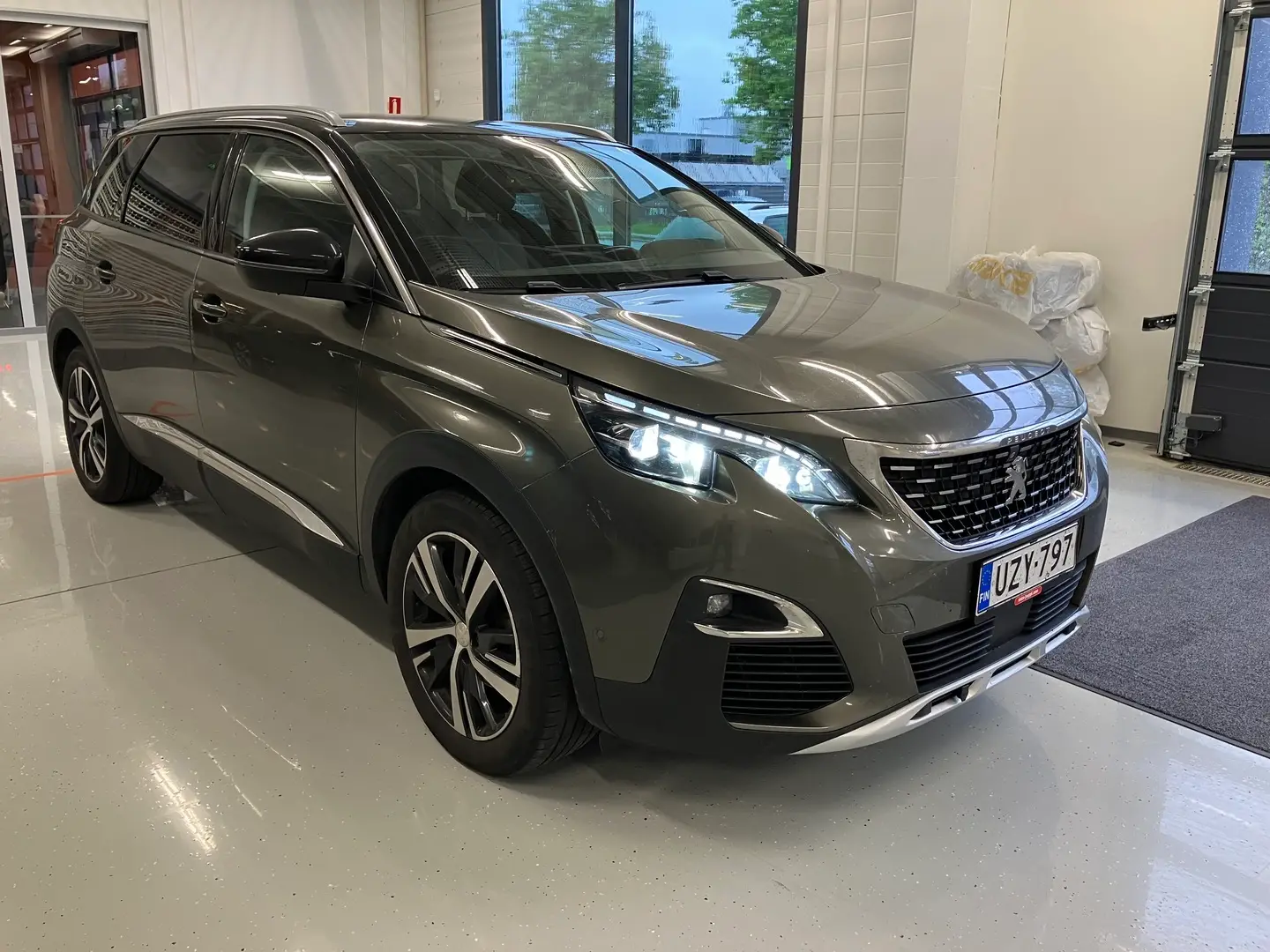 Car Image - 3HuIPffX6hK21drbtAWuVL