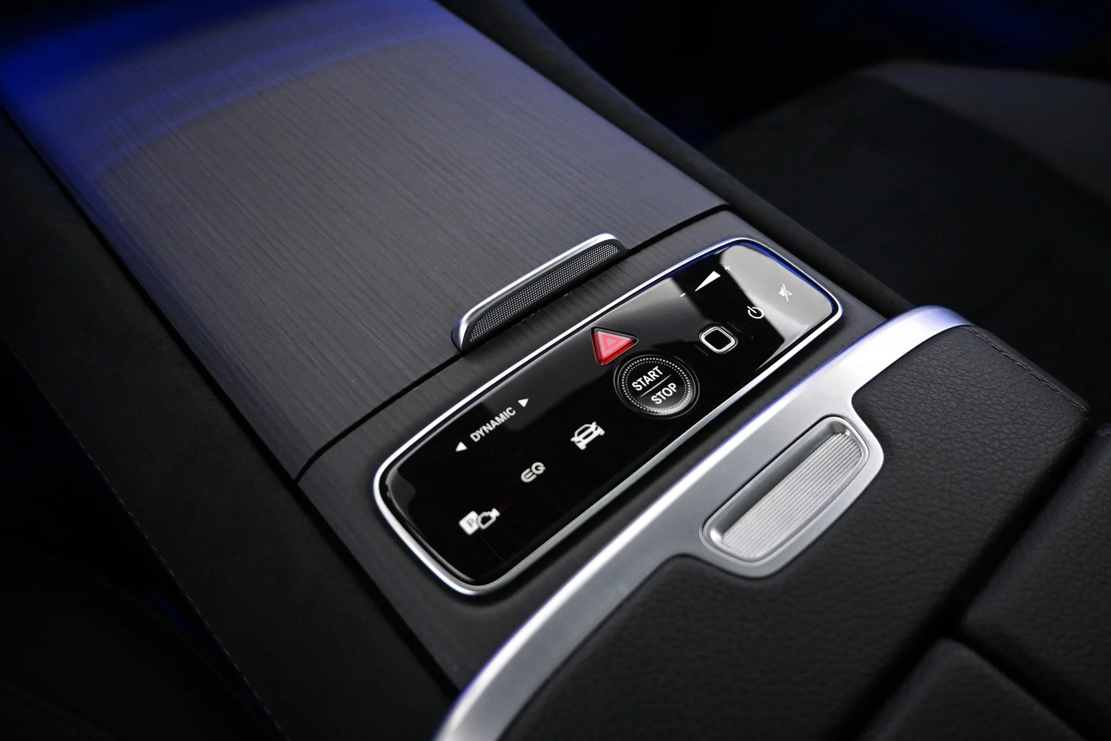 Car Image - 7ell4vu5gUs8ihg2H1iz1F