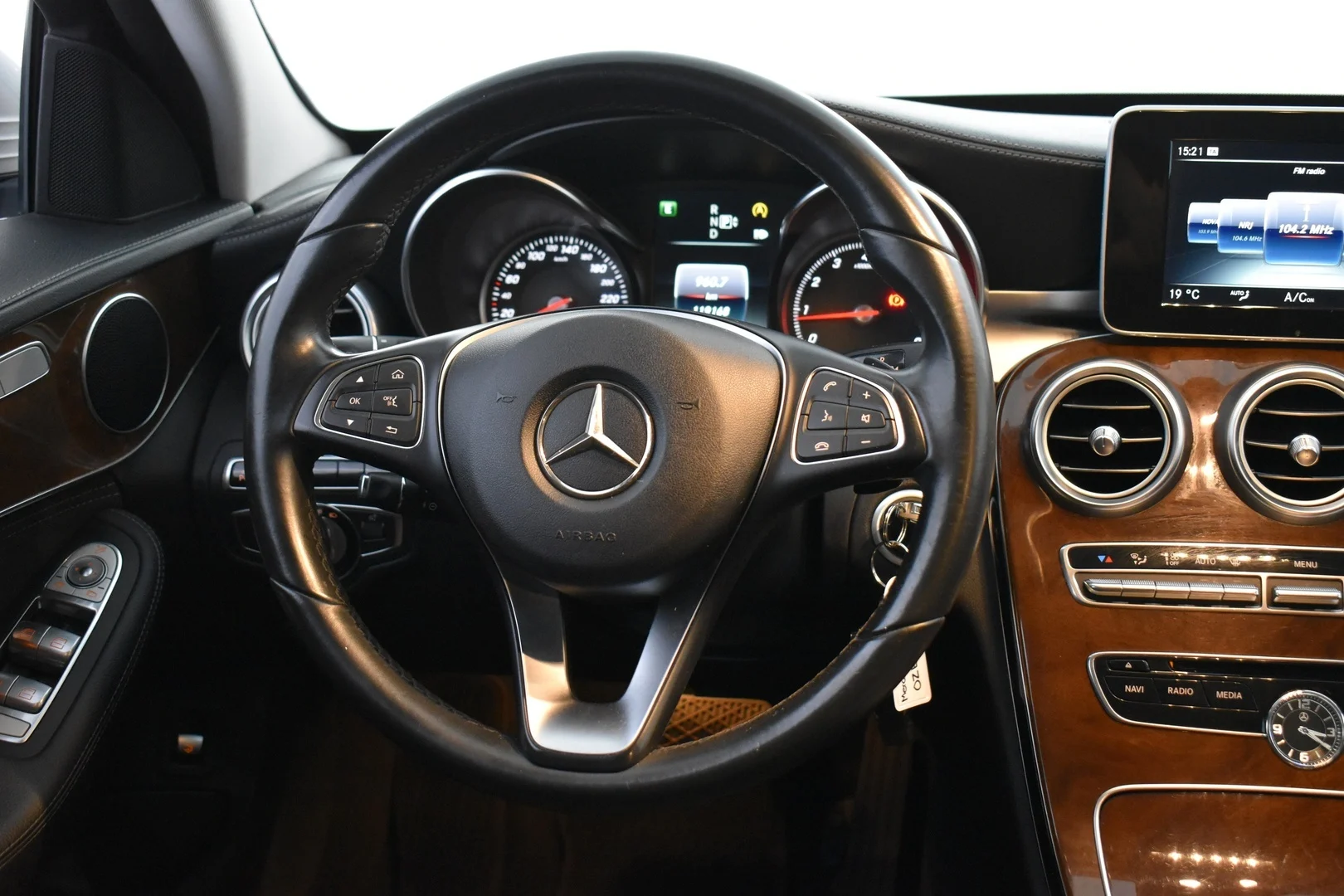 Car Image - 5BGD2l4av8i6iC9ysThQgp