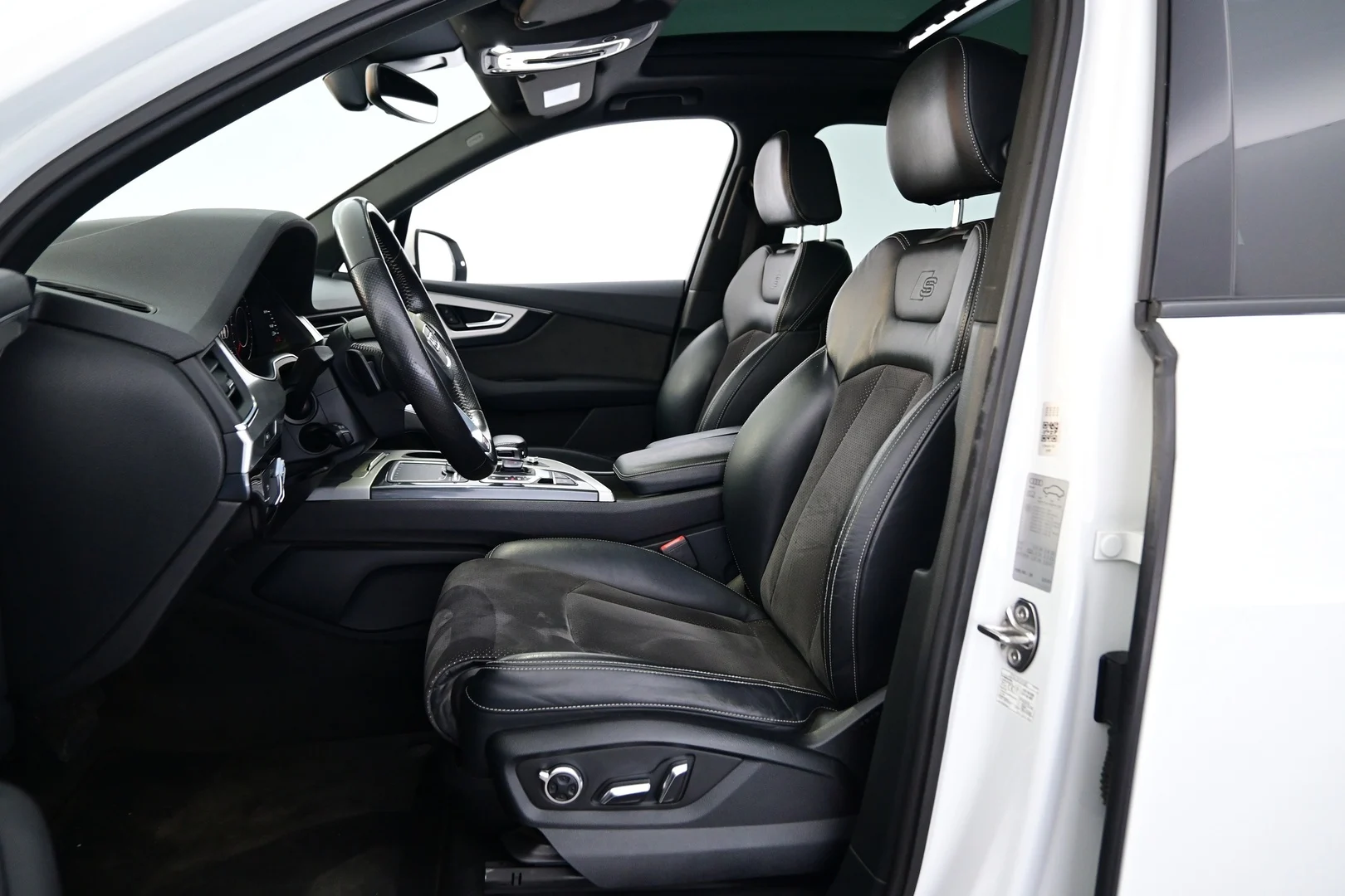 Car Image - 4Gi34Ug9mX32X2J4J4qWoF