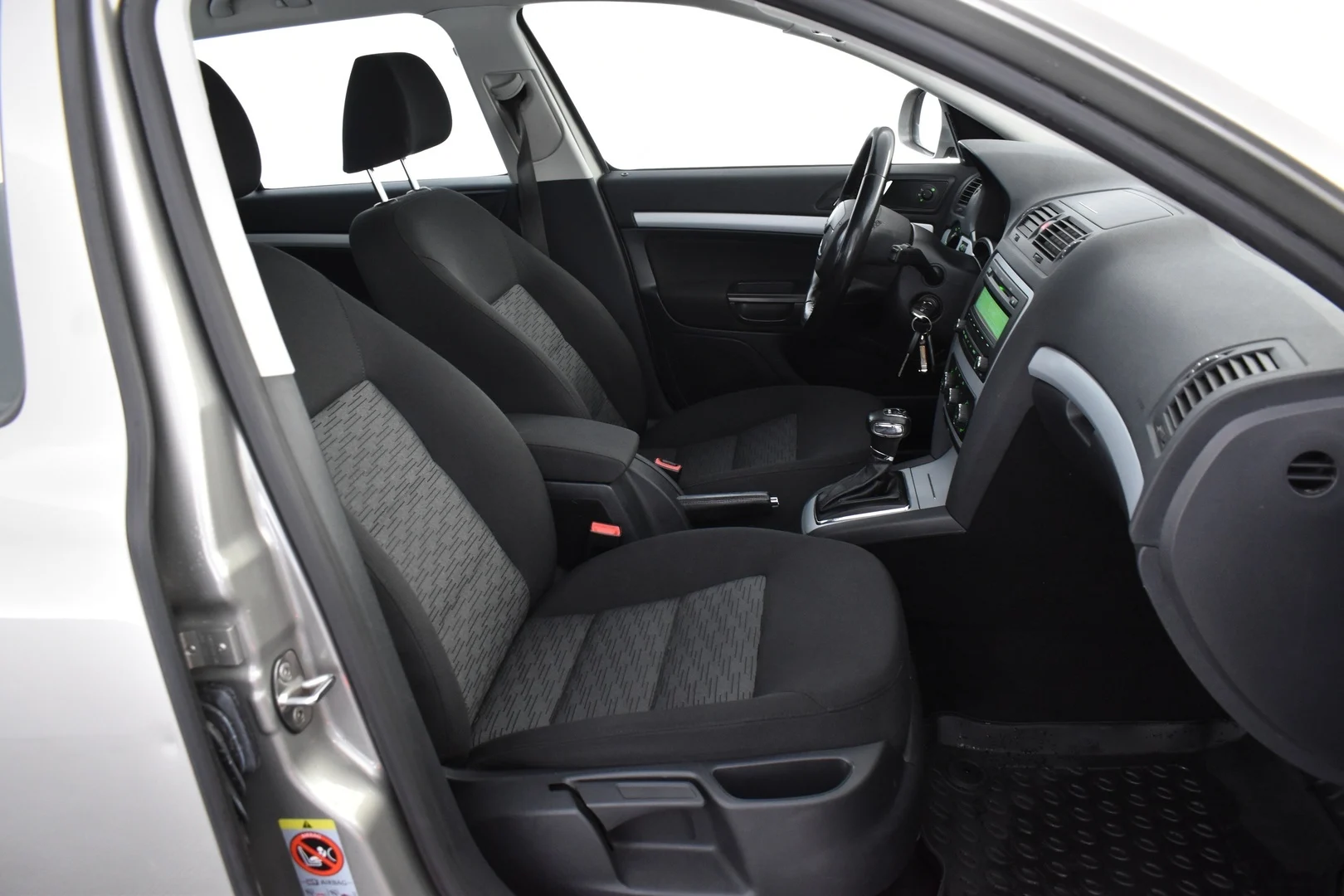 Car Image - 1lns25TQIJ5DBvGb5UOPlx
