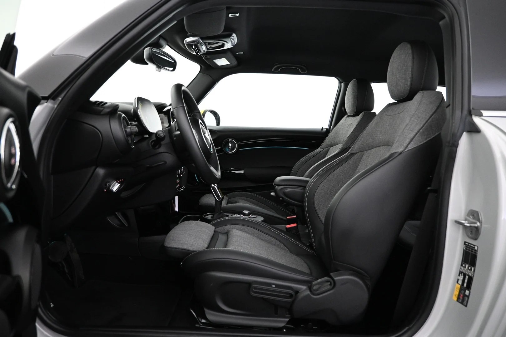 Car Image - 2rLjjwjb0wrKYouZLb45Fa
