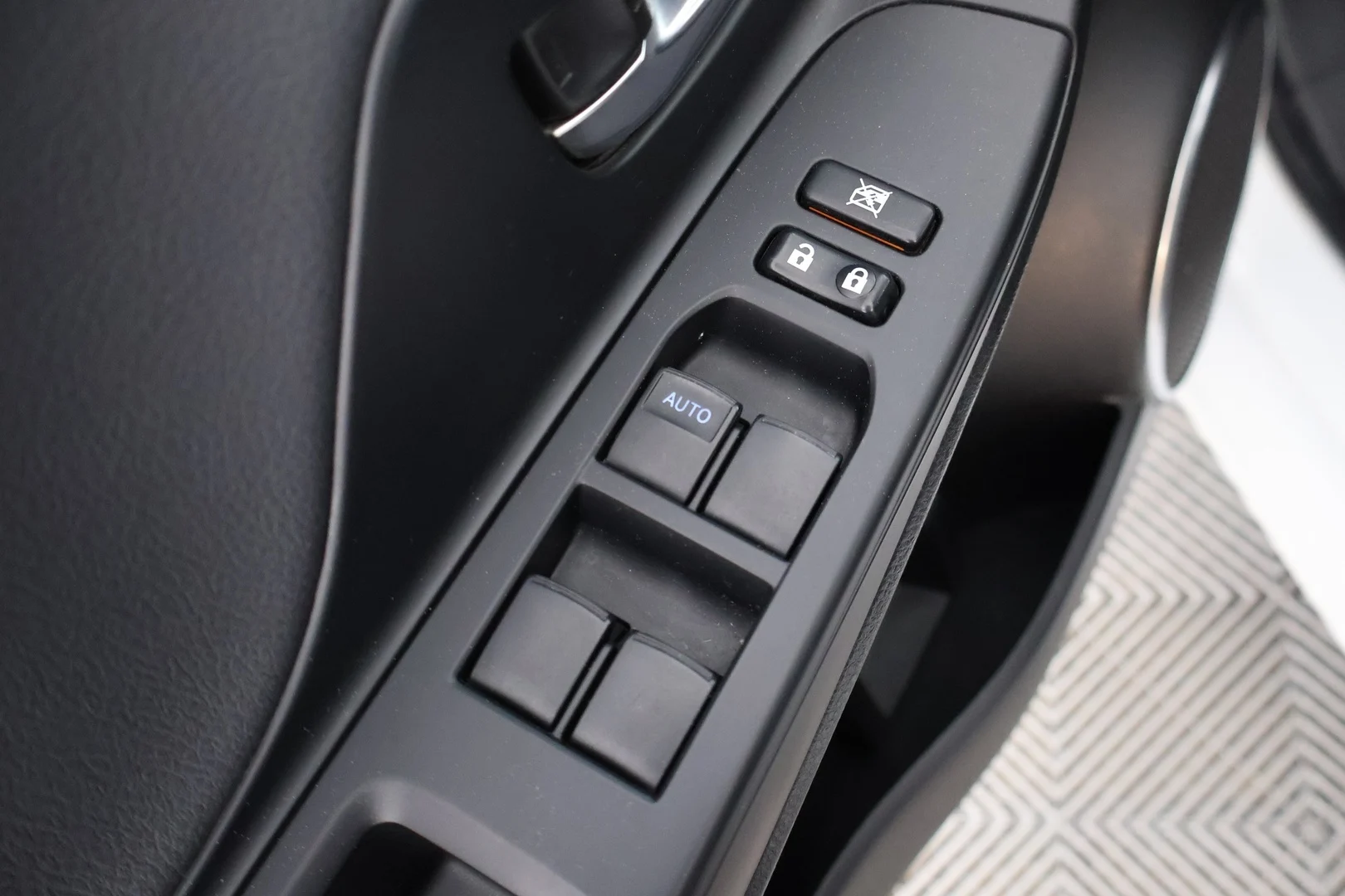Car Image - 5tORmpb4O5tQIbU3k32Em6