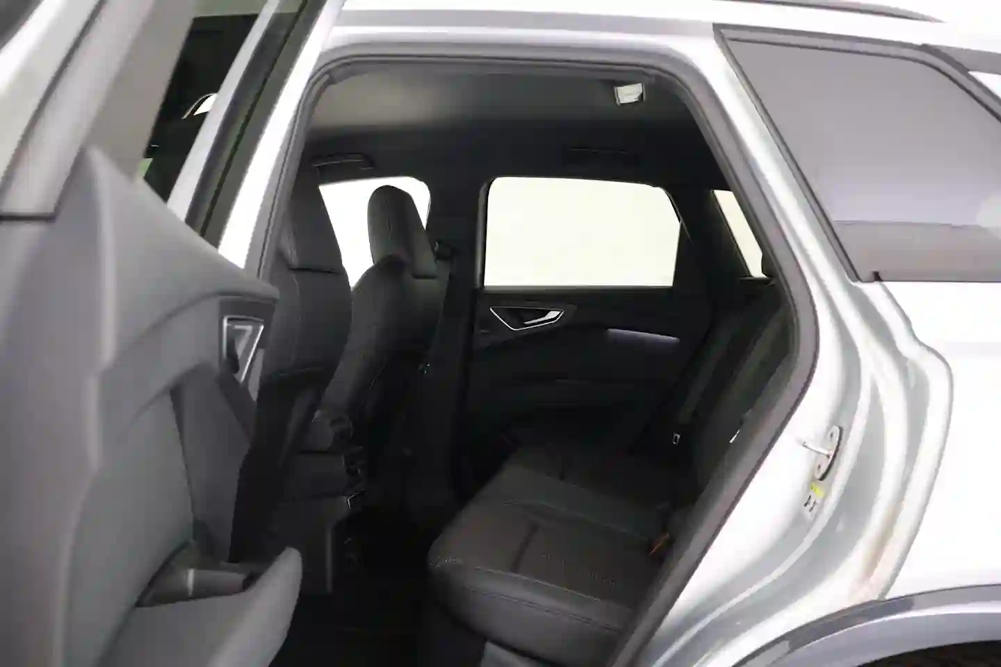 Car Image - 6cuuNZ3IuuTVaohAt8hWCa