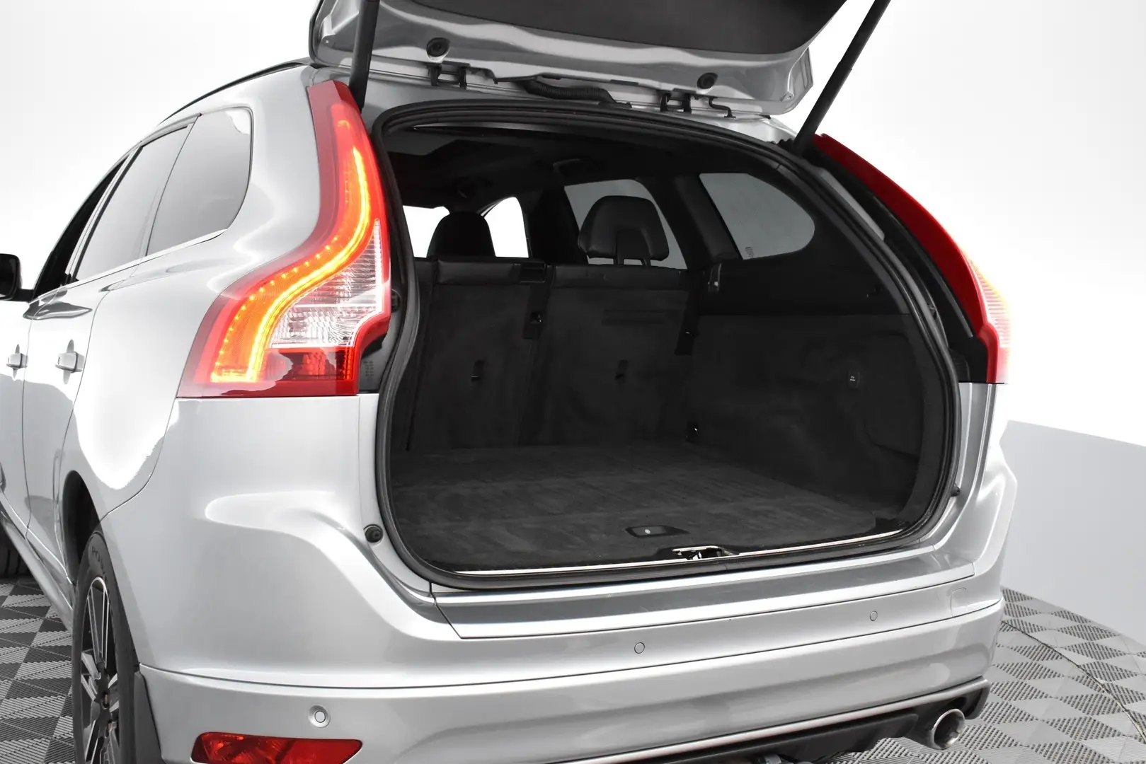 Car Image - 3KFhNwcQ9GvOegbzRHSJkH