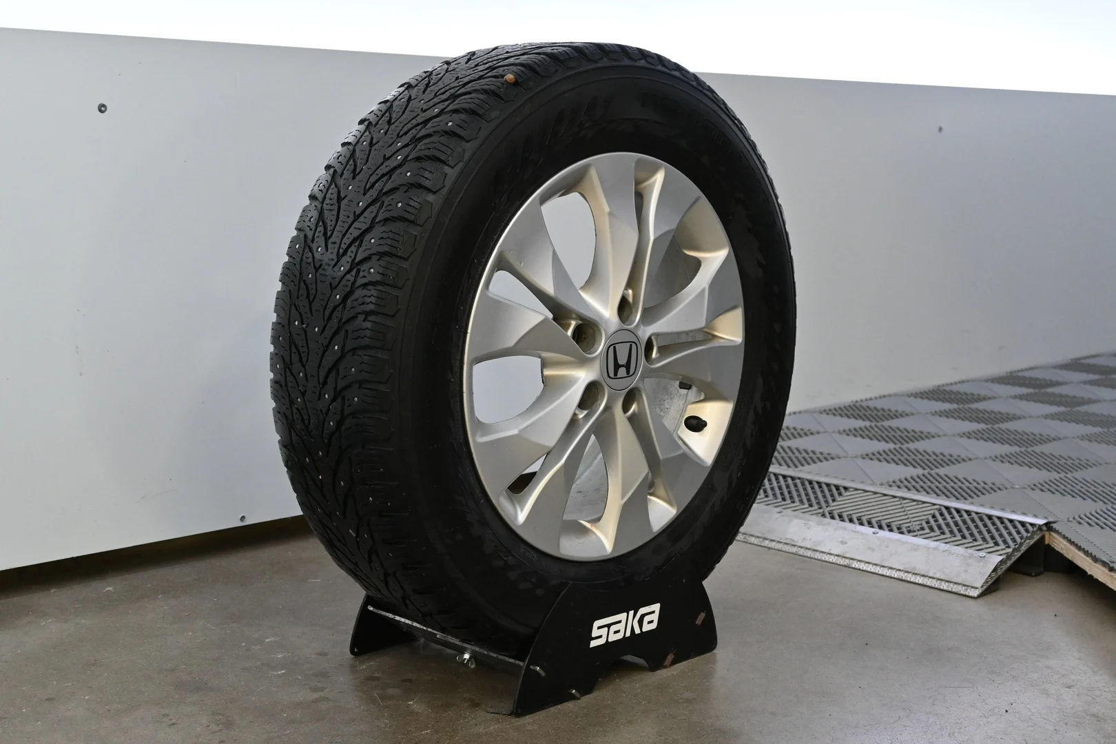 Car Image - 3i3GSYNUEZLl4M17dhkc3e