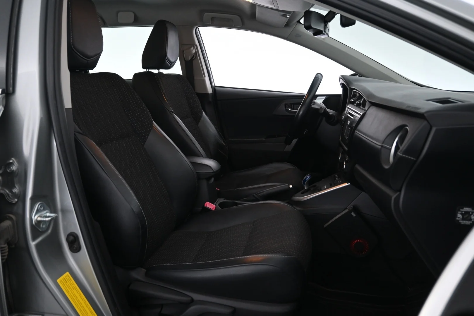 Car Image - tWwRIsUF6tVy5L9bVQ7KU