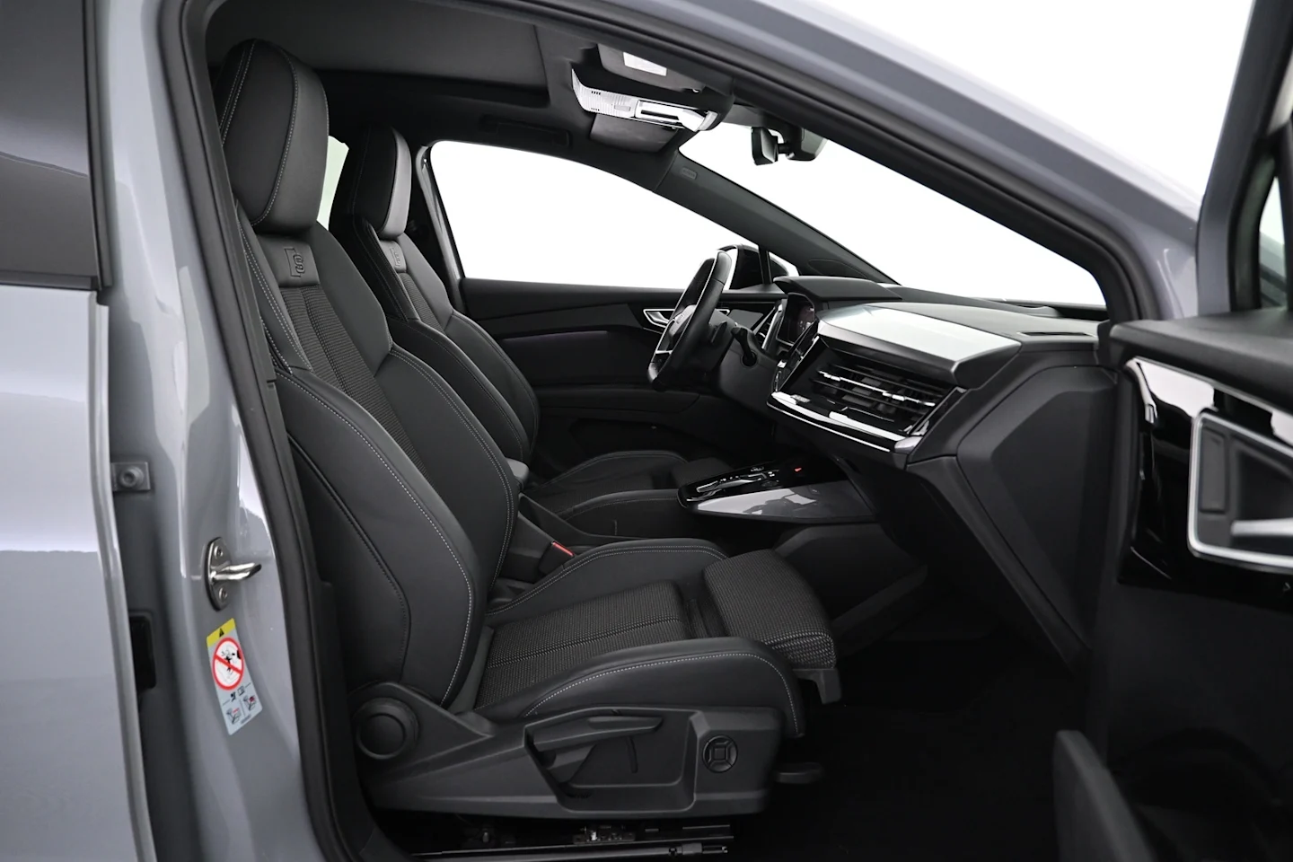 Car Image - 5yVo0KoJ2AiBu04l9eeKOX