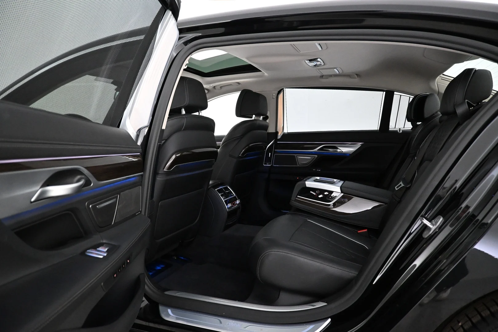 Car Image - 6HaWT749U0YPhziEg579IT