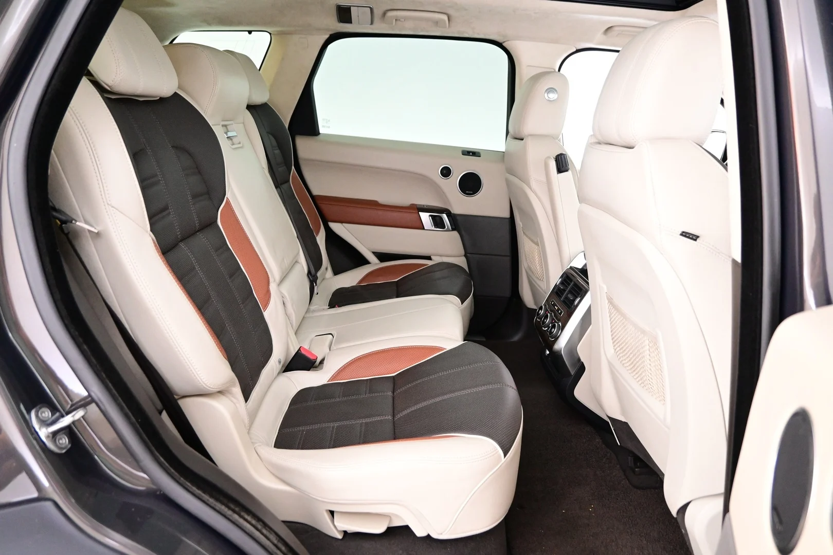 Car Image - 4qf8EgRTNbl2lTwTcrYU6Z