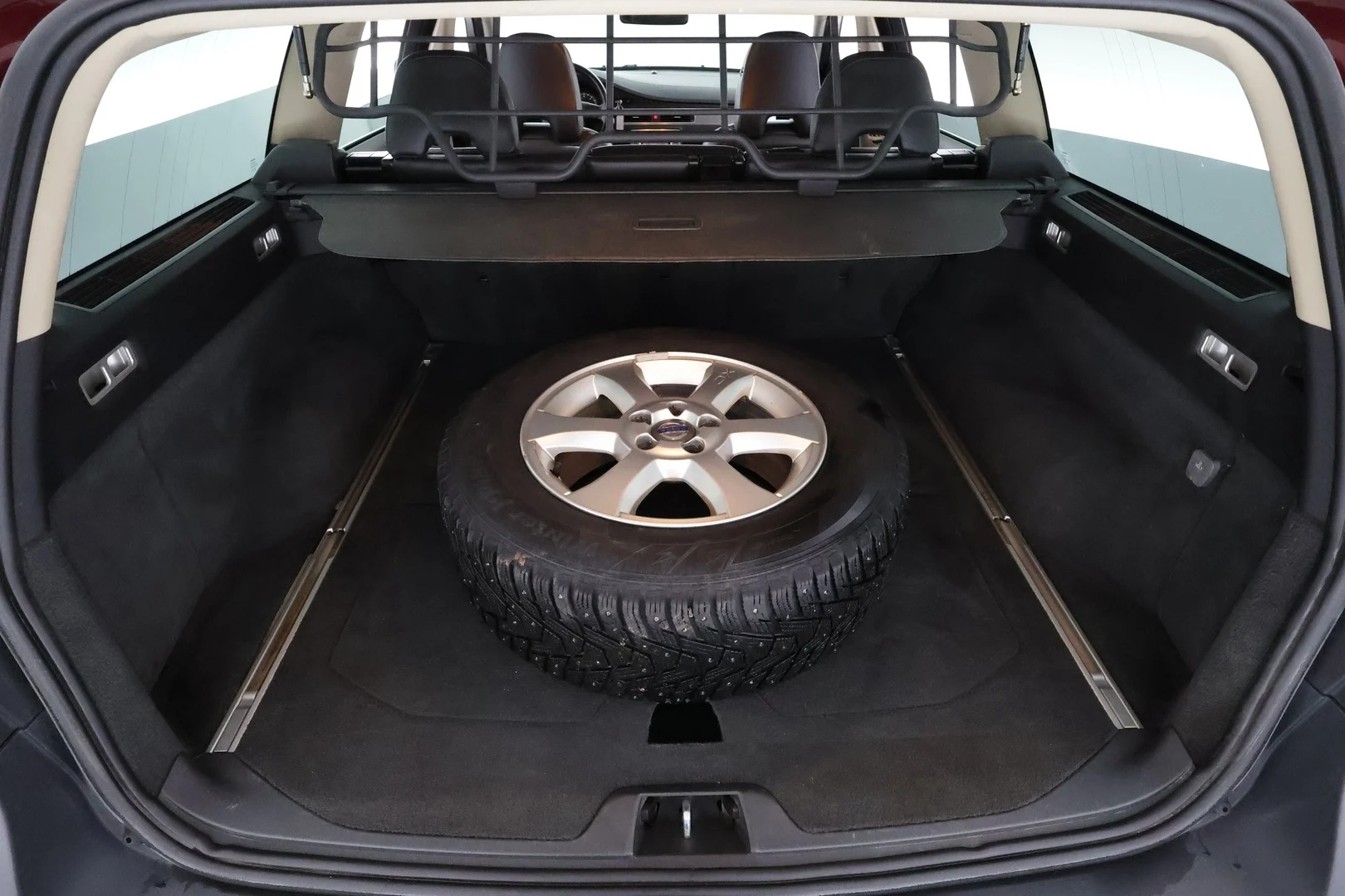 Car Image - 6GuhRDJGC1wwine4kMy3kd