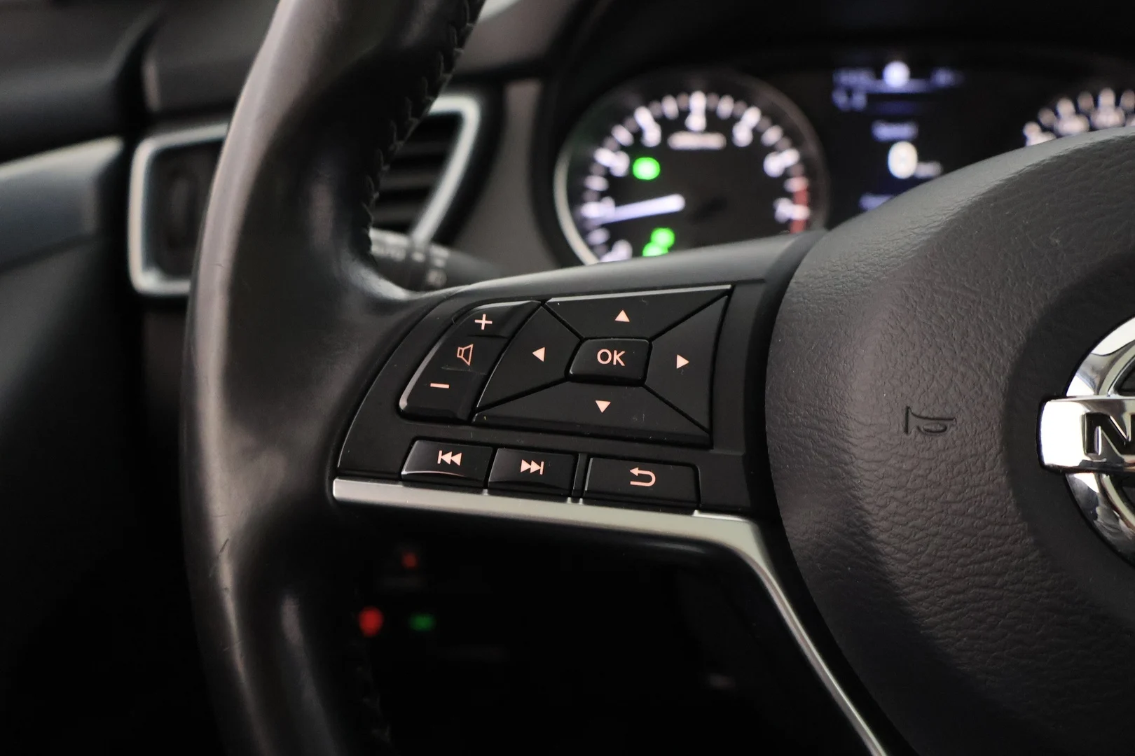 Car Image - 5zLuPVSlBCkhB8VDEGa2Az