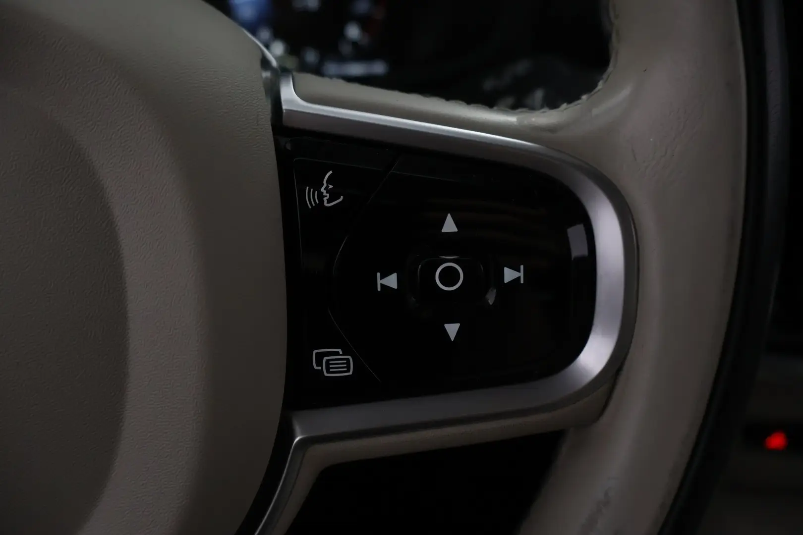 Car Image - 4xgDOvr5C5psdW7T1Q00Lt