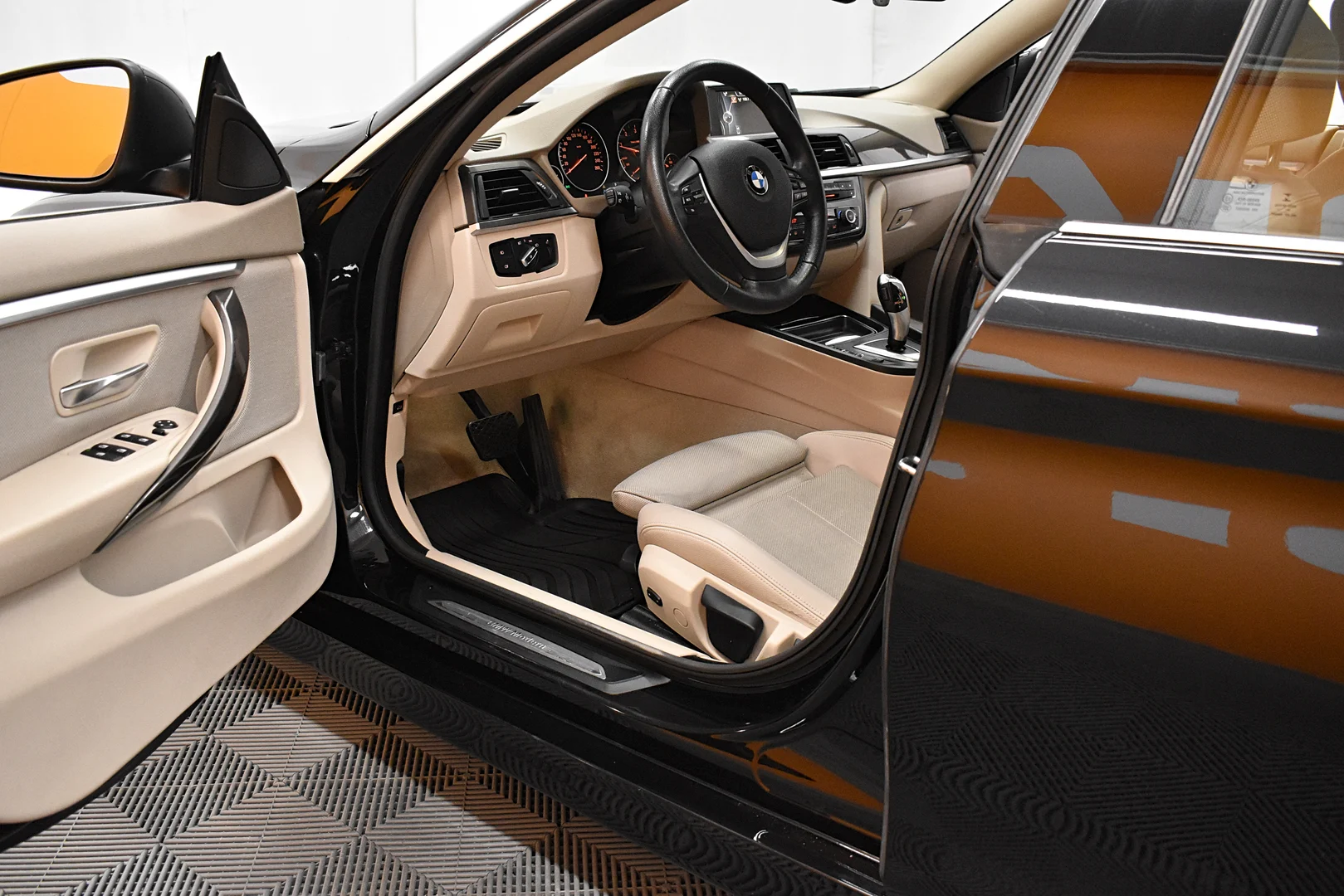 Car Image - 6NAFzxMCfGfxipp2RaYq1j
