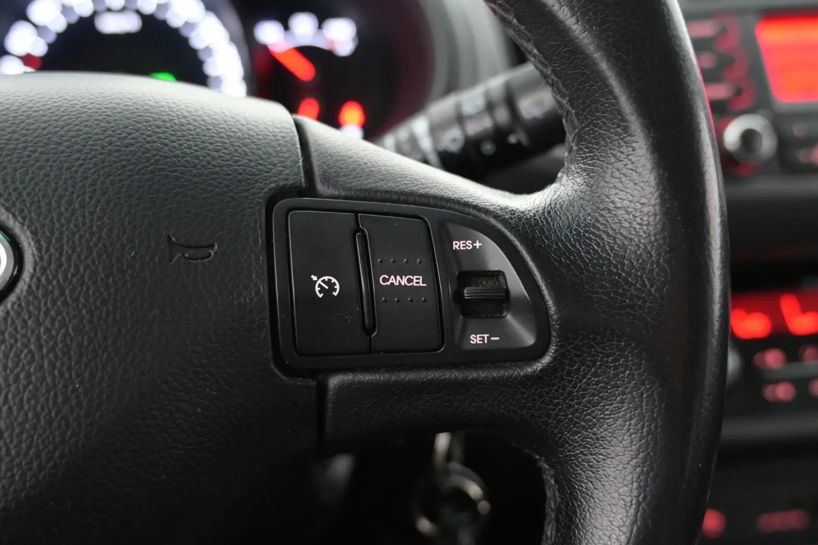 Car Image - 6kdzzMxn3uIjdyONSZlbzY