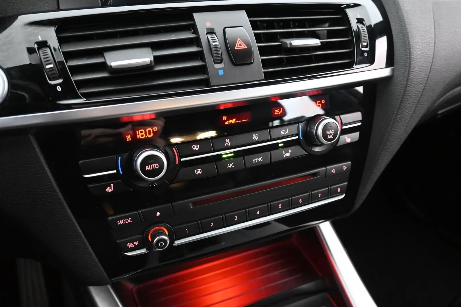 Car Image - 3bUTMojxKJzqC2QHhIrDre