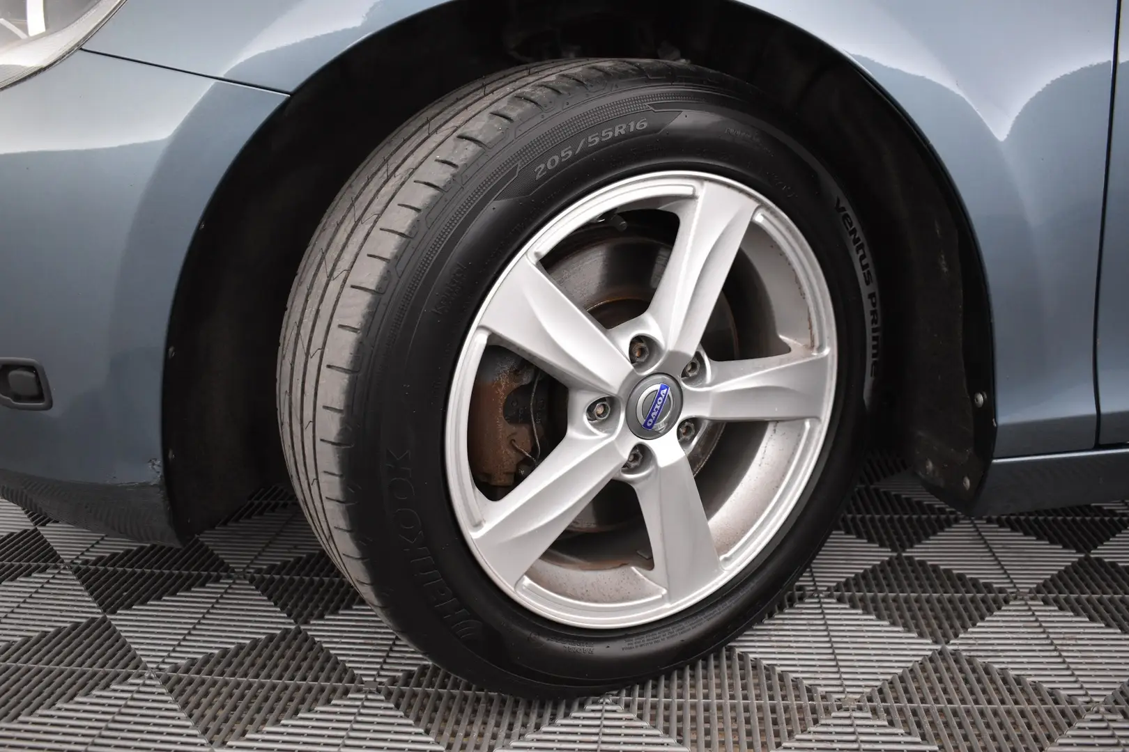 Car Image - 4XdKZnLI9bzWw1k1FE8D3d