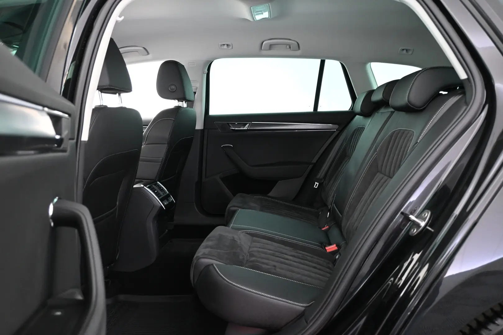 Car Image - 6q2Gvwu9dlnFDJctPHZM3K
