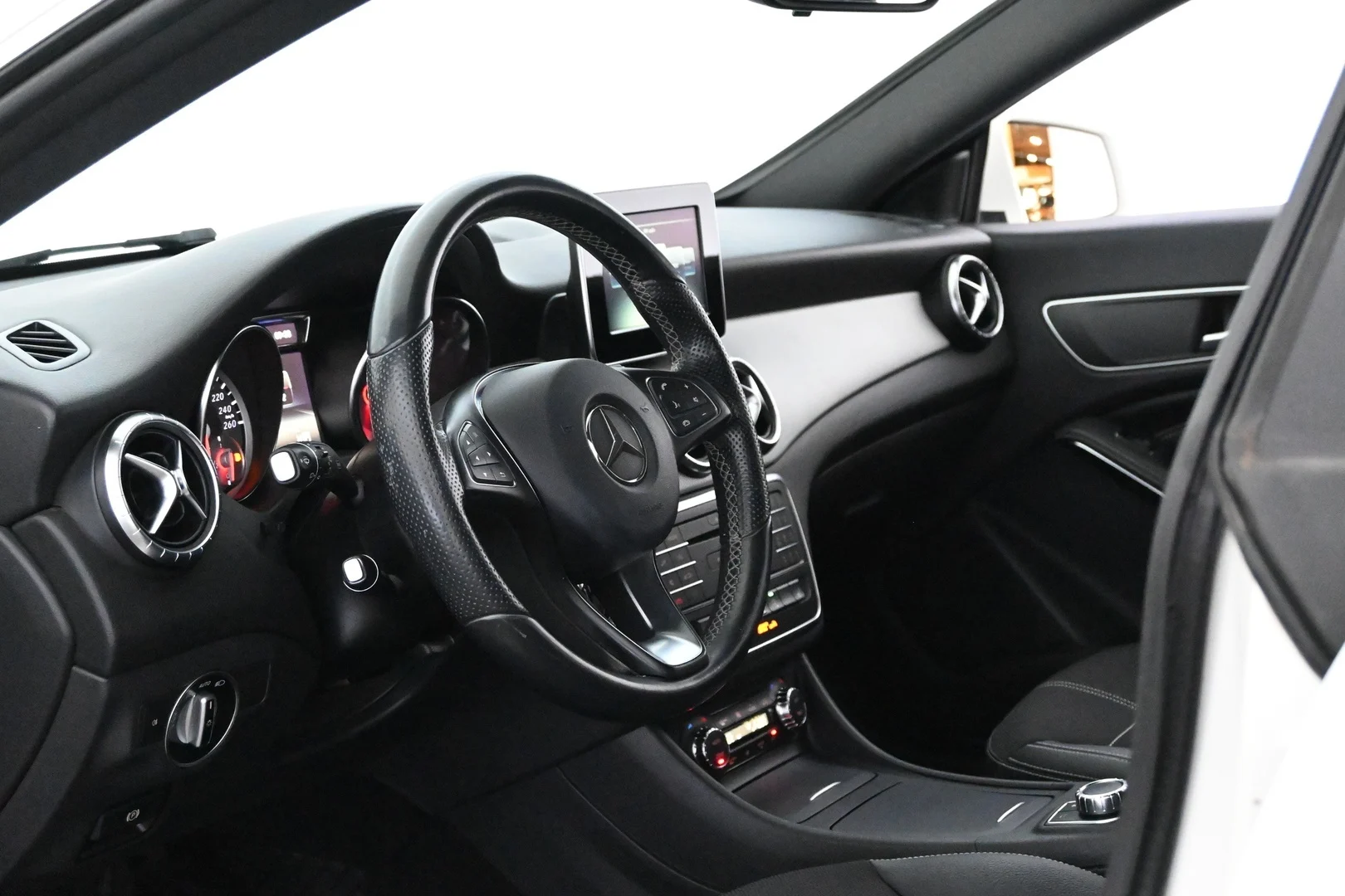 Car Image - 7na0F1B3BPEX4jAKqndrE5