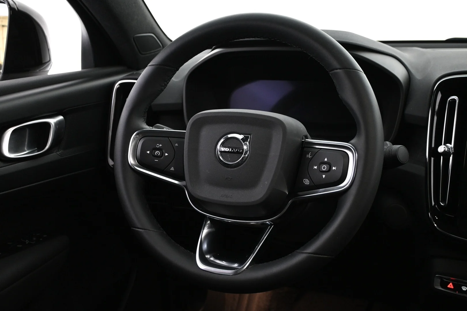 Car Image - 1omumJLRPJrHw5OWv9LHxW