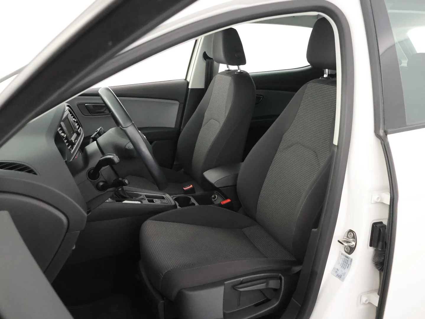 Car Image - 2dtW2we8bRy4avFL33iS6O