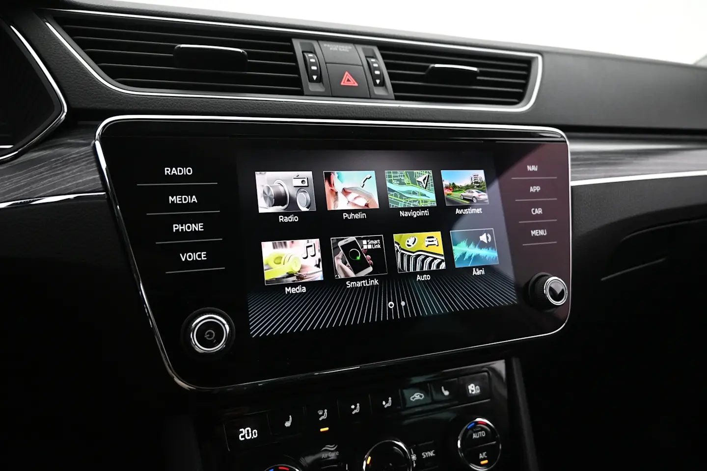 Car Image - 1hTWXRO9i0JH1CttTJJFt3