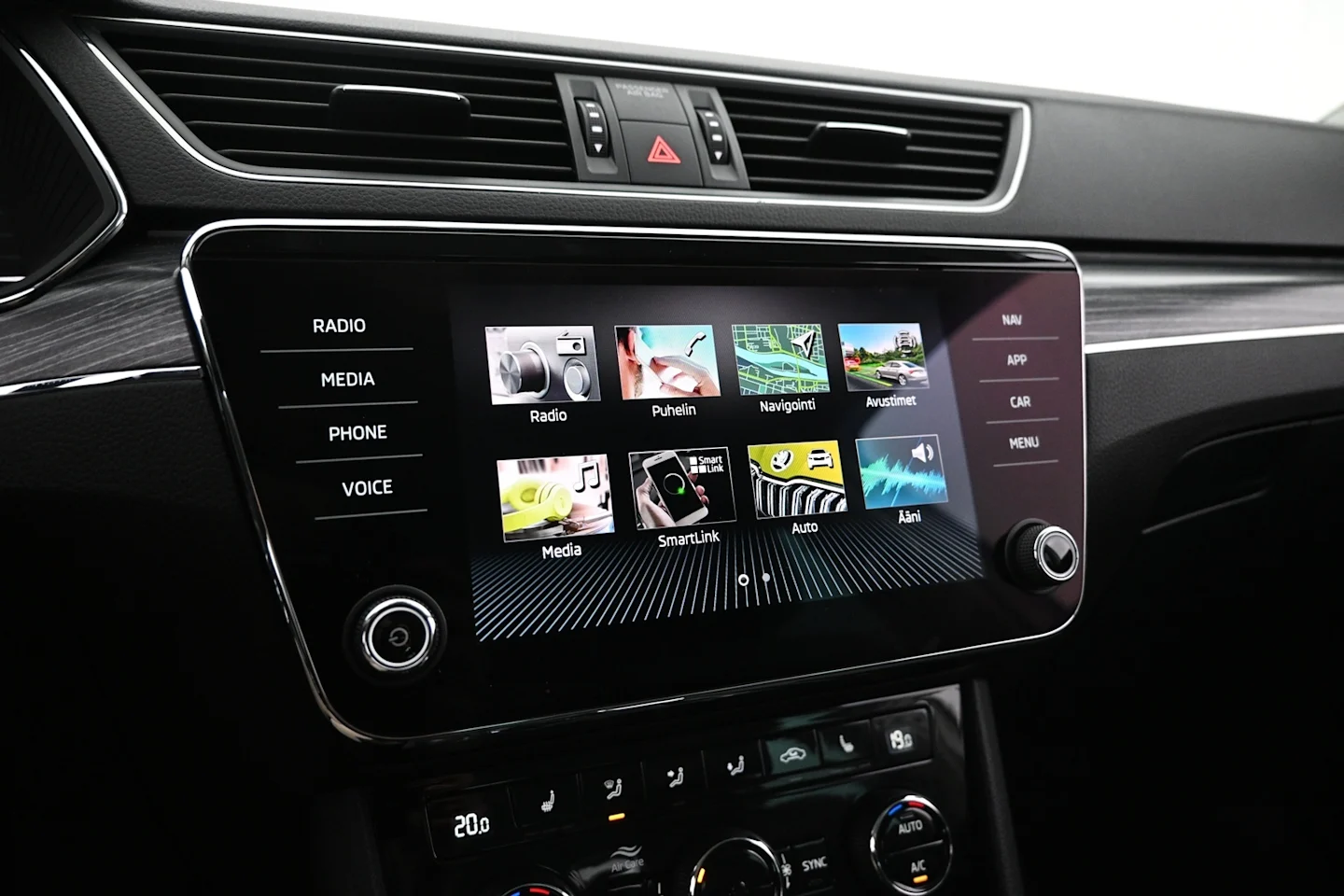 Car Image - 1hTWXRO9i0JH1CttTJJFt3