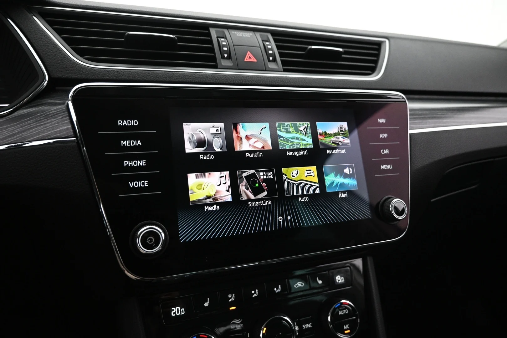 Car Image - 1hTWXRO9i0JH1CttTJJFt3