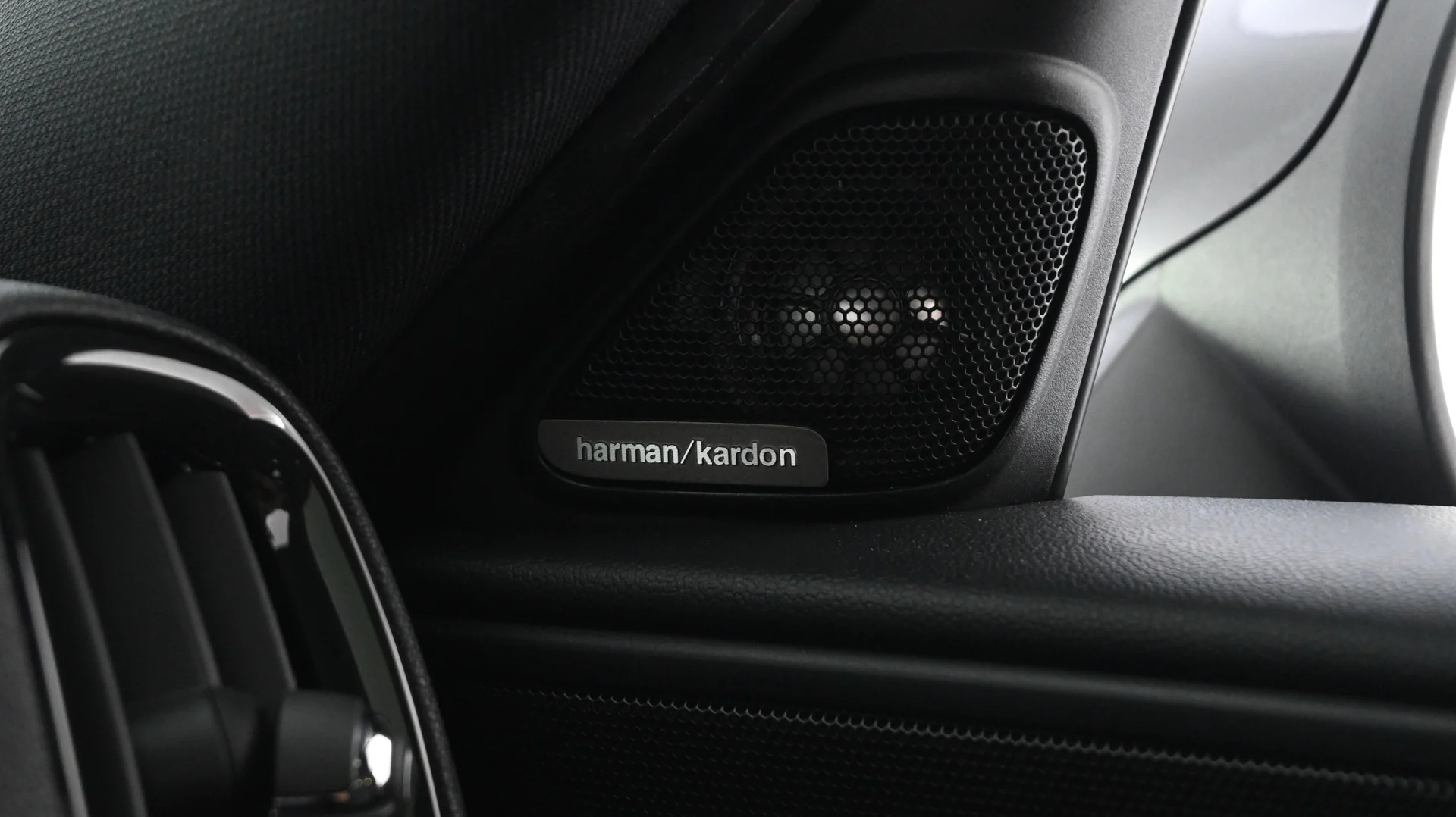 Car Image - 4KFSZ8nj8iIPlmlJsy7m5D