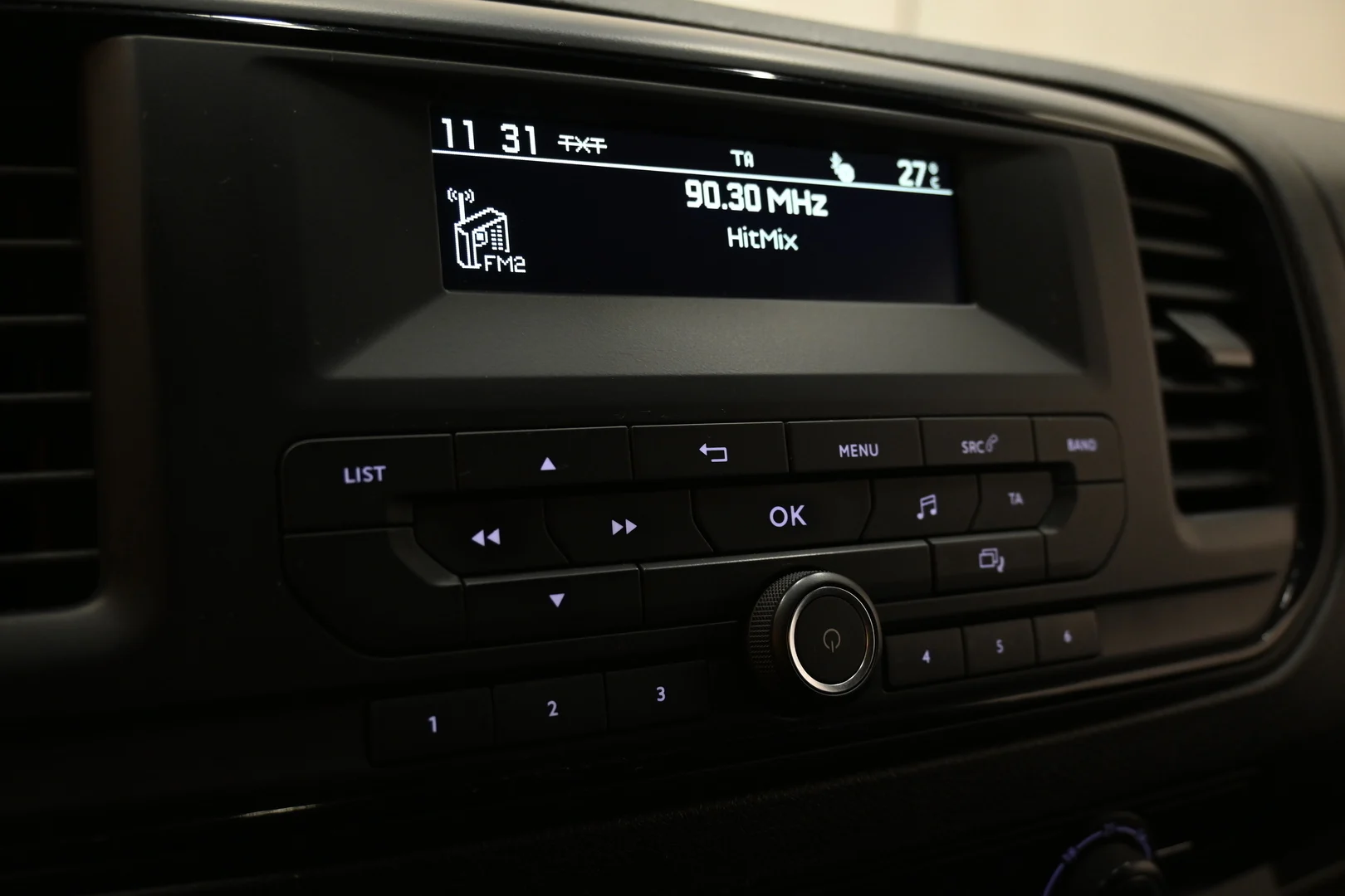 Car Image - 54n1CMzTYO4I27EGh4IoEI