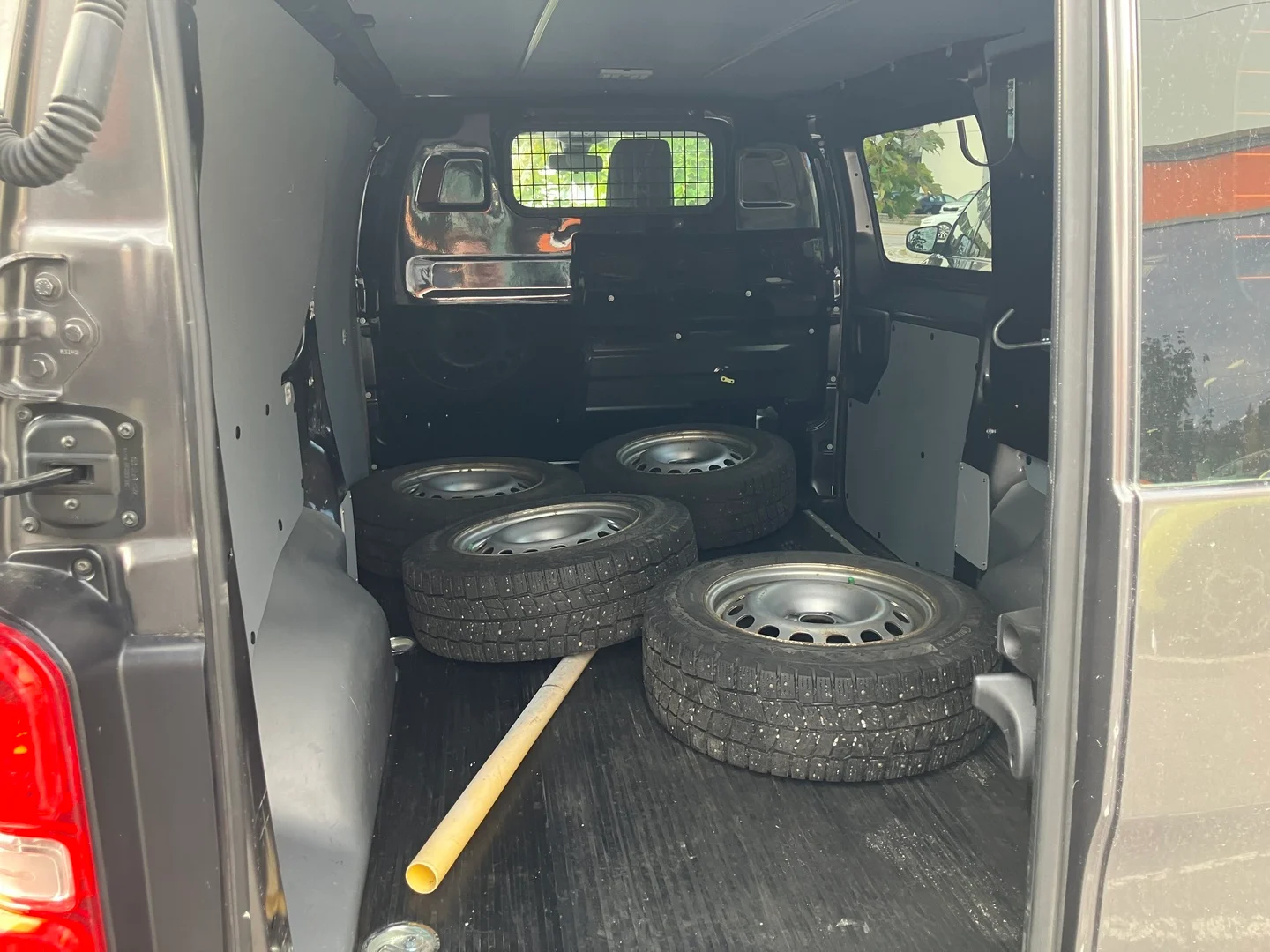 Car Image - 54n9neDxX7Dd7JbydJZxhR