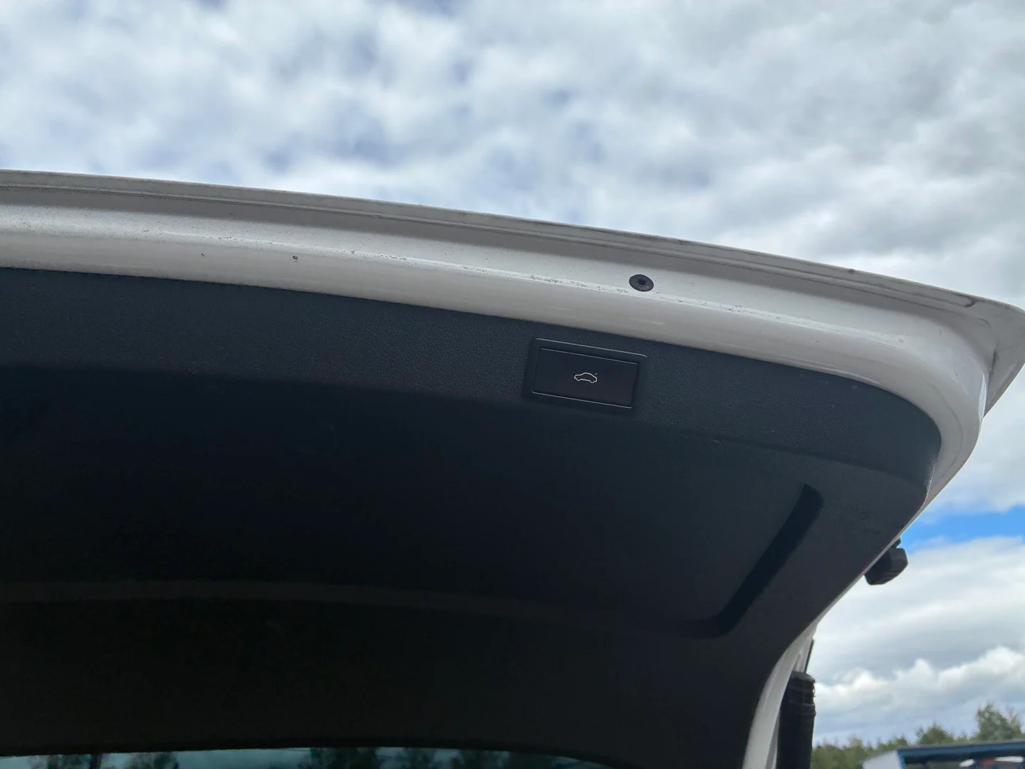 Car Image - vDBaP7zyuBPTHM28sc9f7