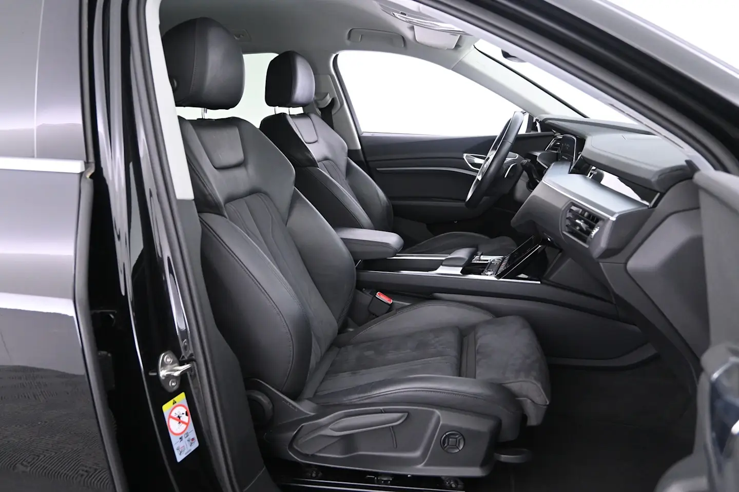 Car Image - 1wdmTNDQZk2ScWFBRlxcrU